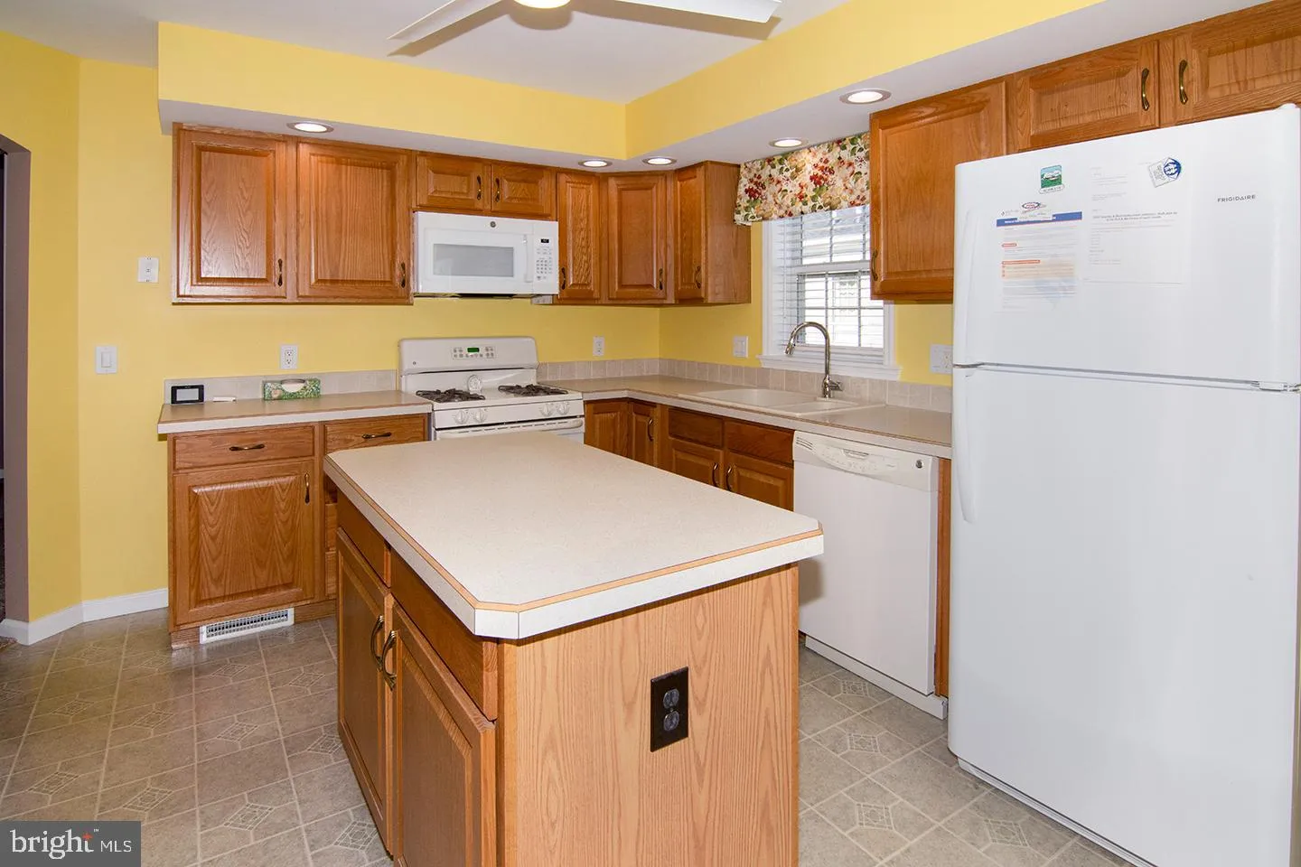 Williamstown, New Jersey 08094, United States, 2 Bedrooms Bedrooms, ,2 BathroomsBathrooms,Residential,Active,83348