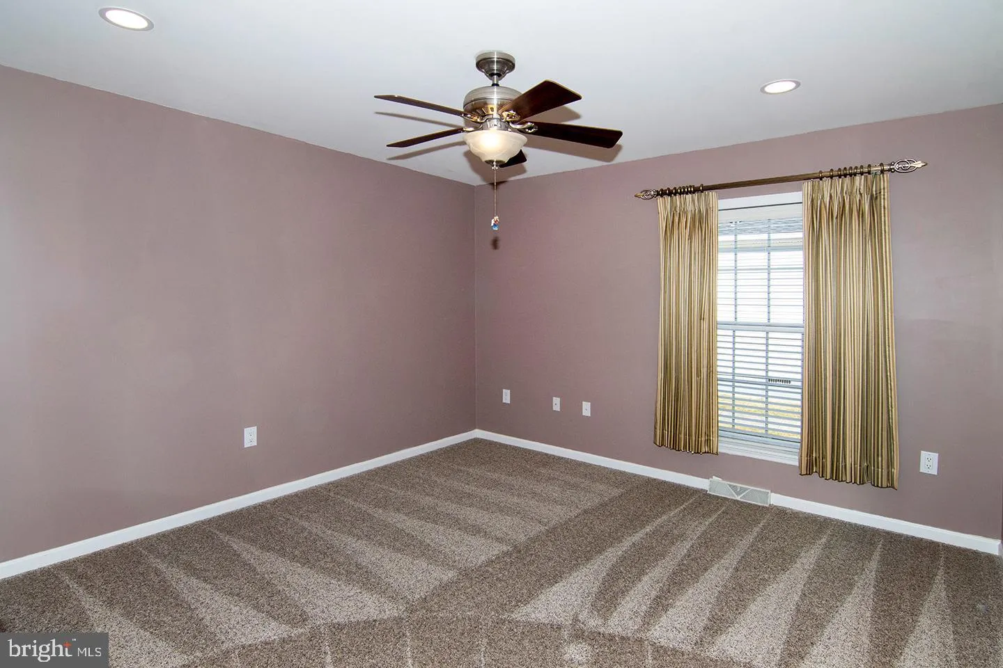 Williamstown, New Jersey 08094, United States, 2 Bedrooms Bedrooms, ,2 BathroomsBathrooms,Residential,Active,83348