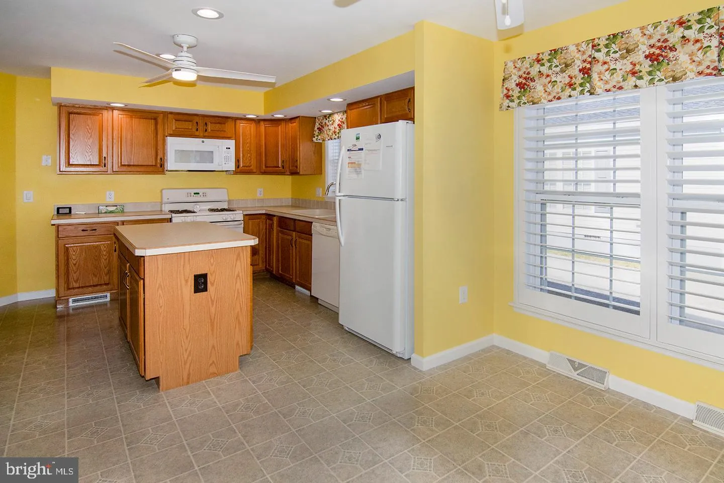 Williamstown, New Jersey 08094, United States, 2 Bedrooms Bedrooms, ,2 BathroomsBathrooms,Residential,Active,83348