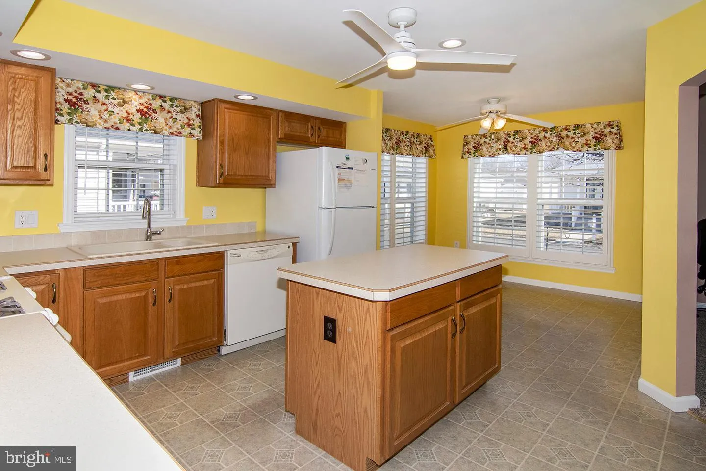 Williamstown, New Jersey 08094, United States, 2 Bedrooms Bedrooms, ,2 BathroomsBathrooms,Residential,Active,83348