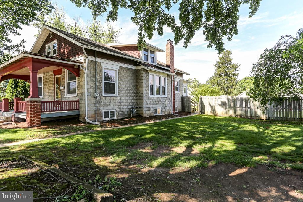 Photo of 147 N Spruce Street, ELIZABETHTOWN, PA 17022 (MLS # PALA2070404)