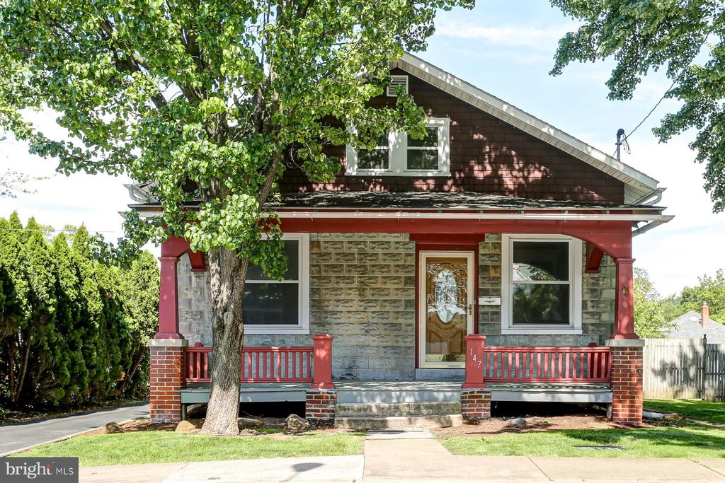 Photo of 147 N Spruce Street, ELIZABETHTOWN, PA 17022 (MLS # PALA2070404)