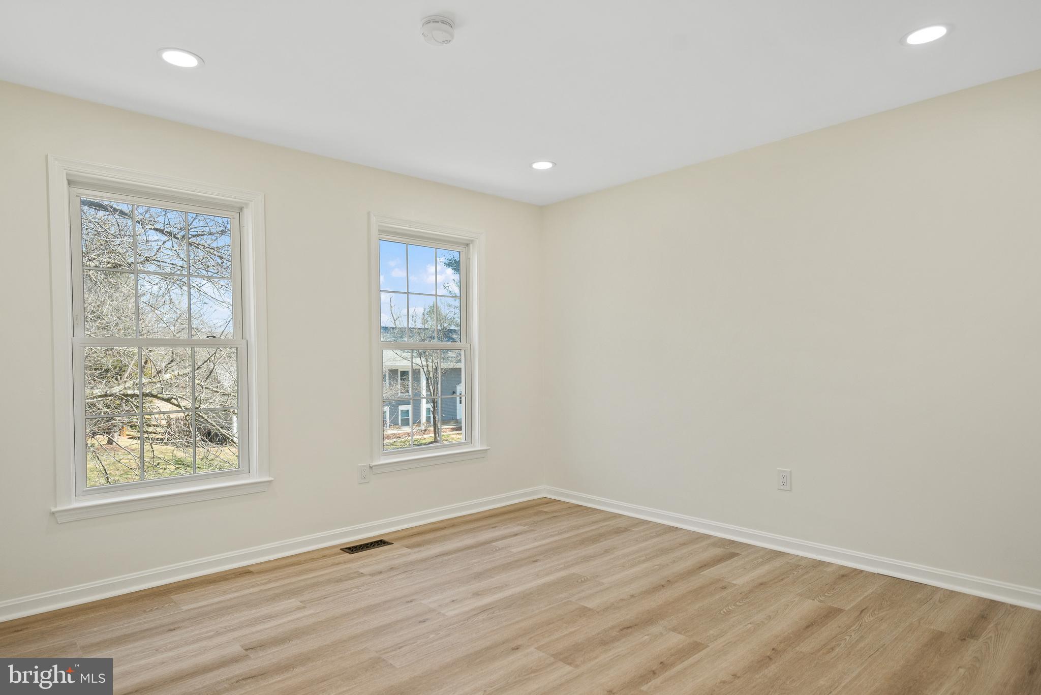 MILLS FARM - Residential