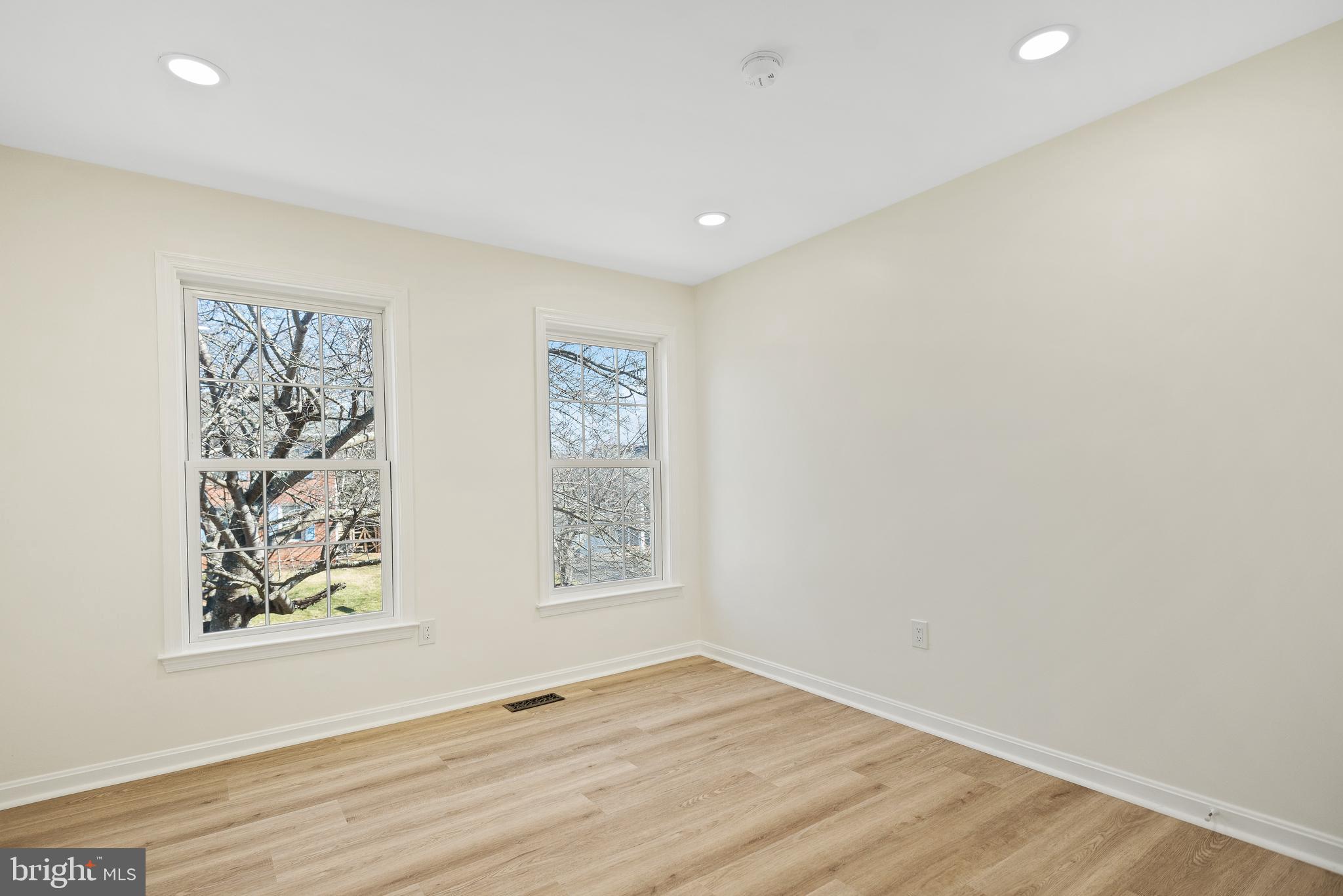 MILLS FARM - Residential