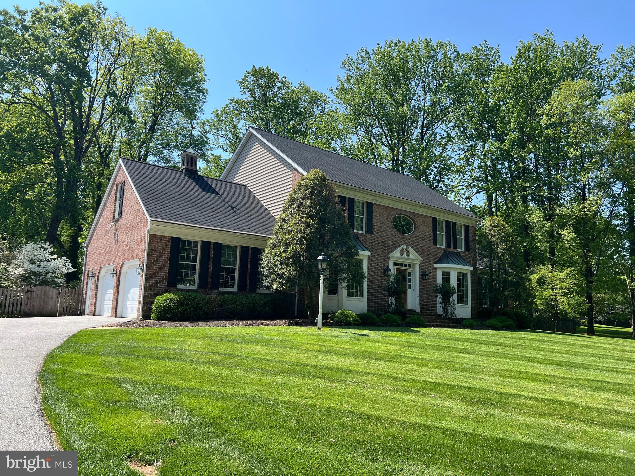 1 LAKECREST COURT