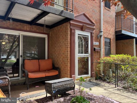 7922 LAKECREST DRIVE GREENBELT MD 20770