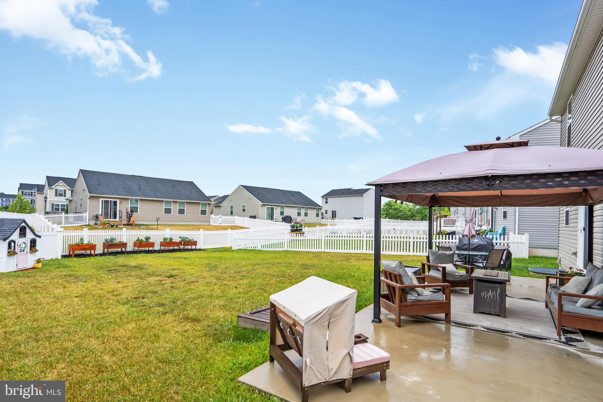 MEADE'S CROSSING - Residential