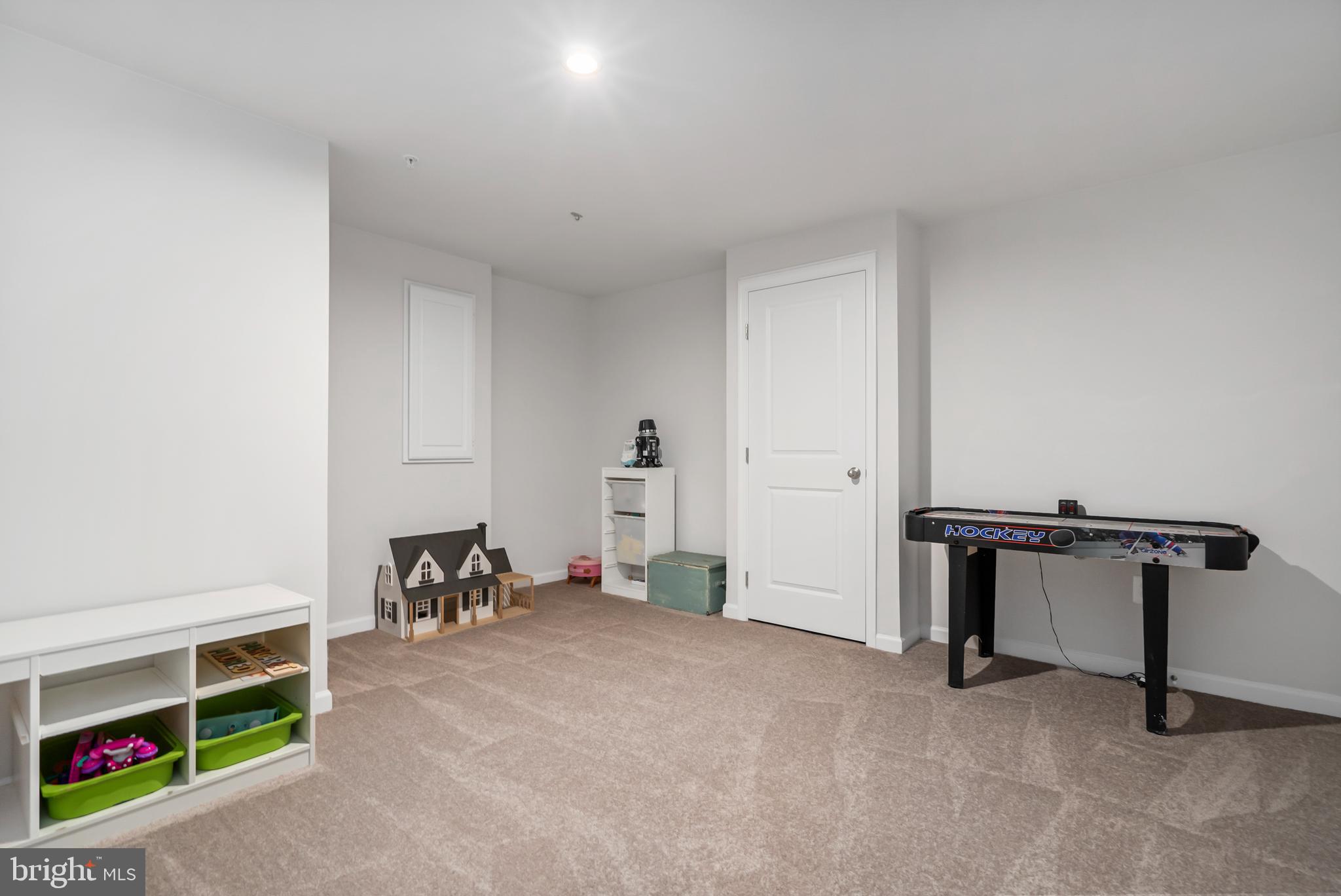 MEADE'S CROSSING - Residential