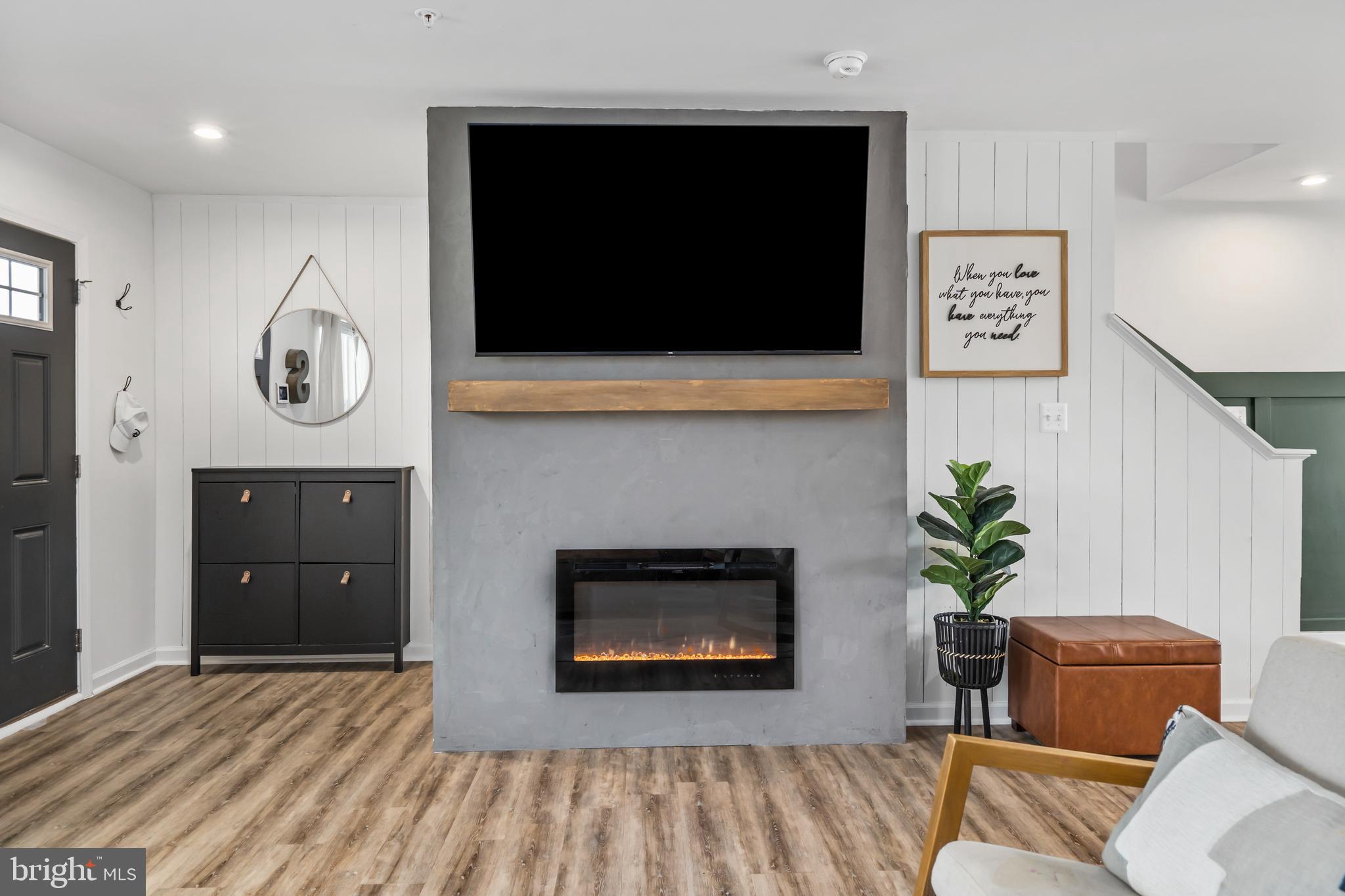 MEADE'S CROSSING - Residential