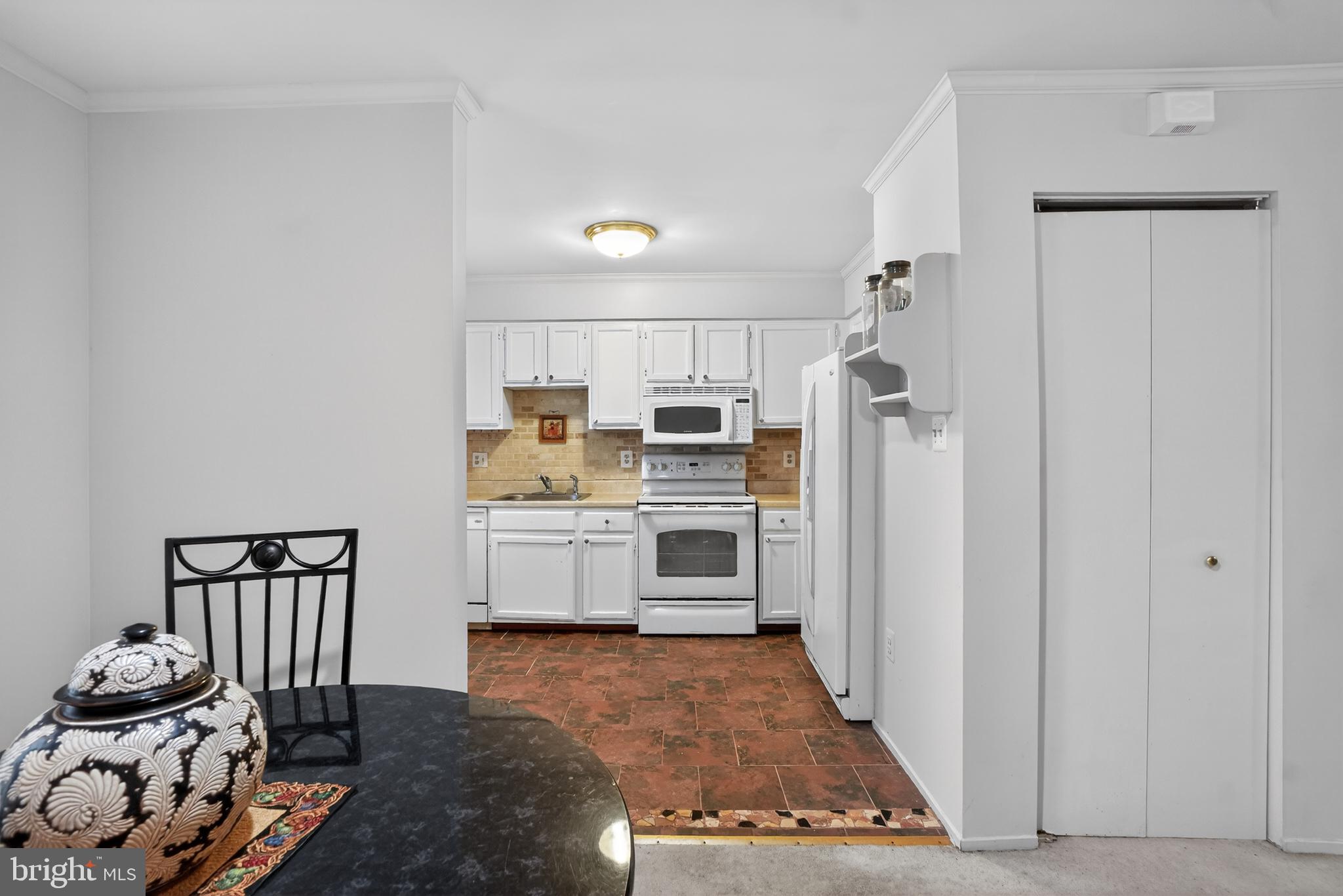GUNNERS LAKE VILLAGE - Residential