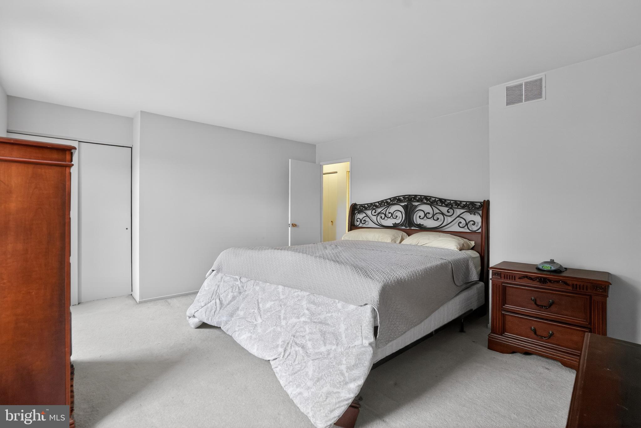GUNNERS LAKE VILLAGE - Residential