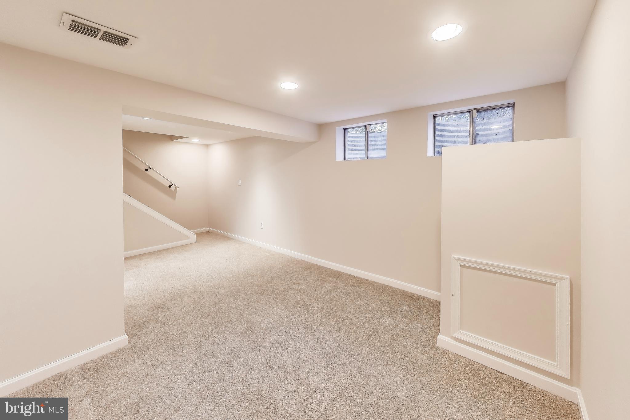 WOODSIDE SQUARE - Residential