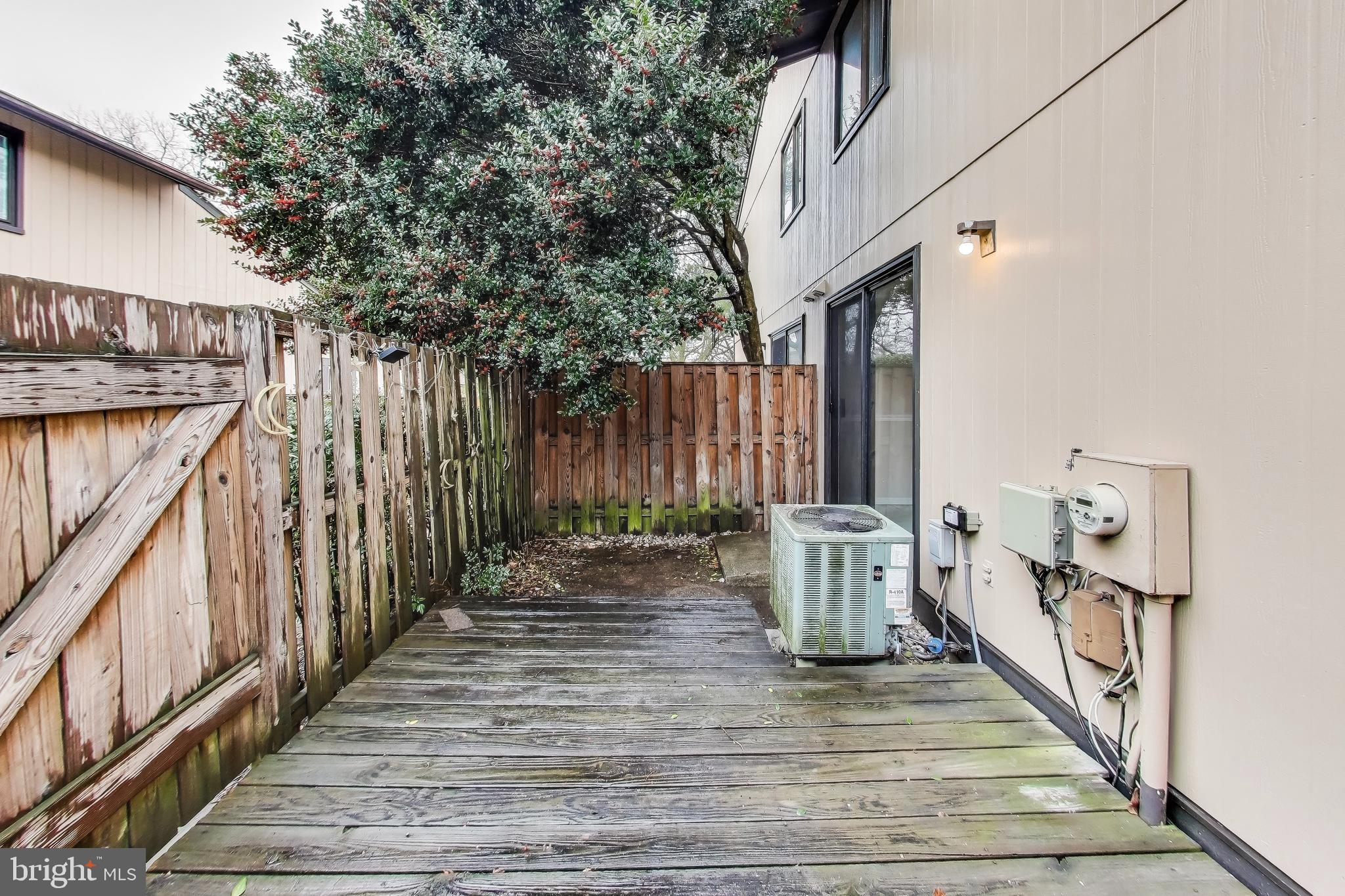 WOODSIDE SQUARE - Residential