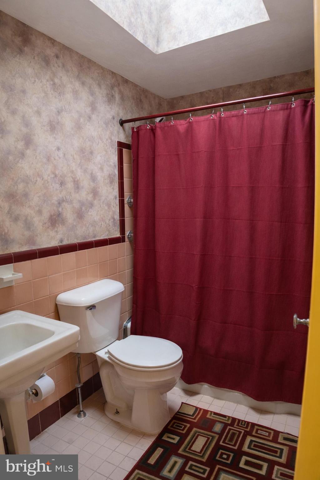 LAWNCREST - Residential