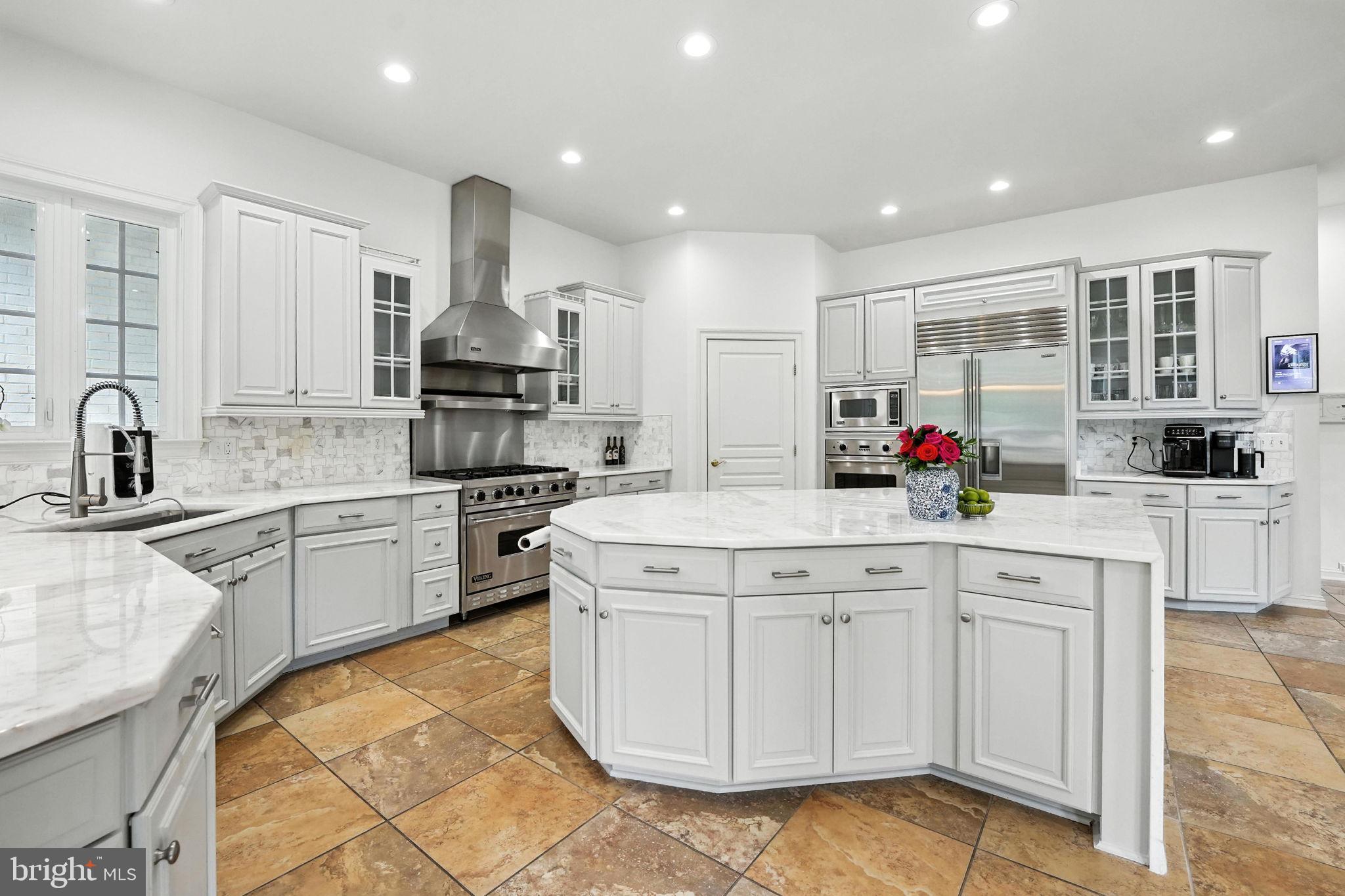 OAKTON HOLLOWS - Residential