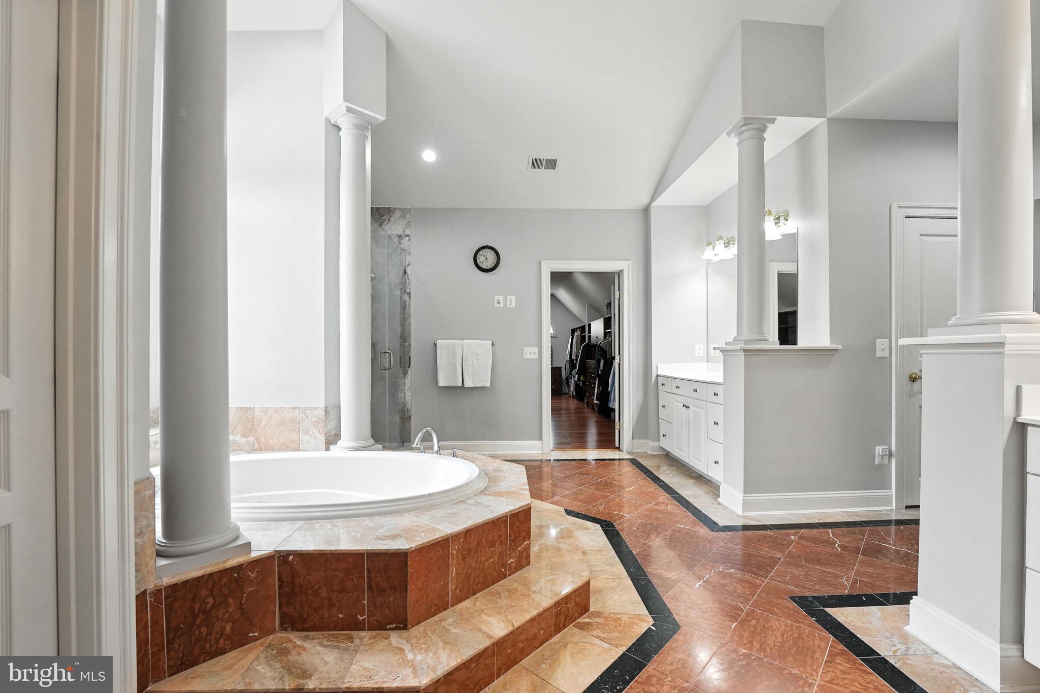 OAKTON HOLLOWS - Residential