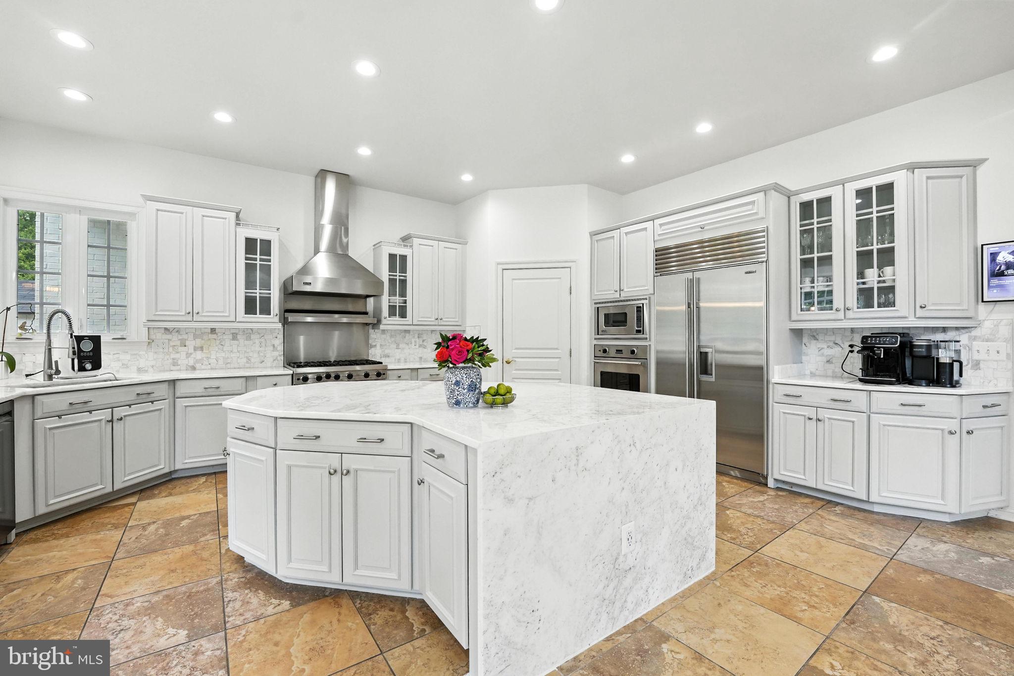 OAKTON HOLLOWS - Residential