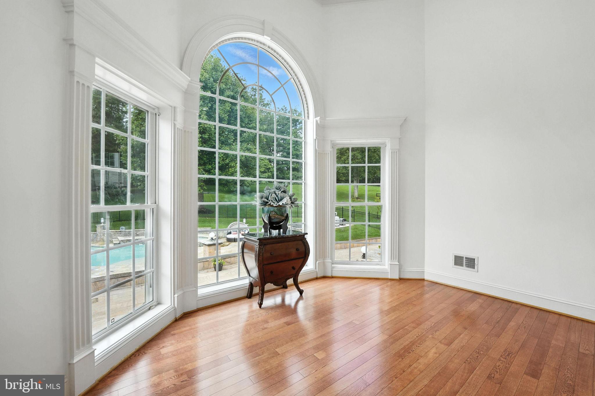 OAKTON HOLLOWS - Residential