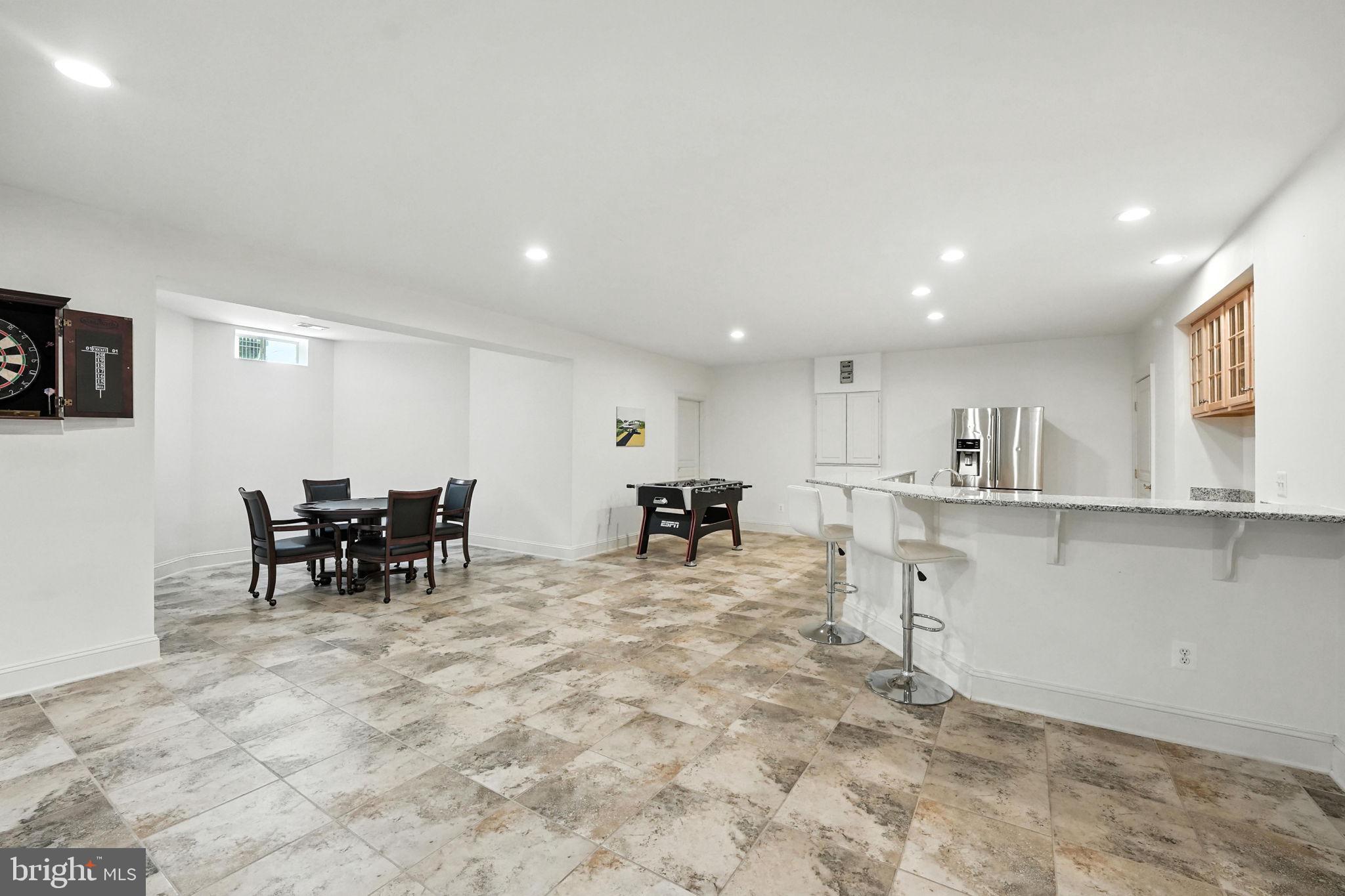 OAKTON HOLLOWS - Residential