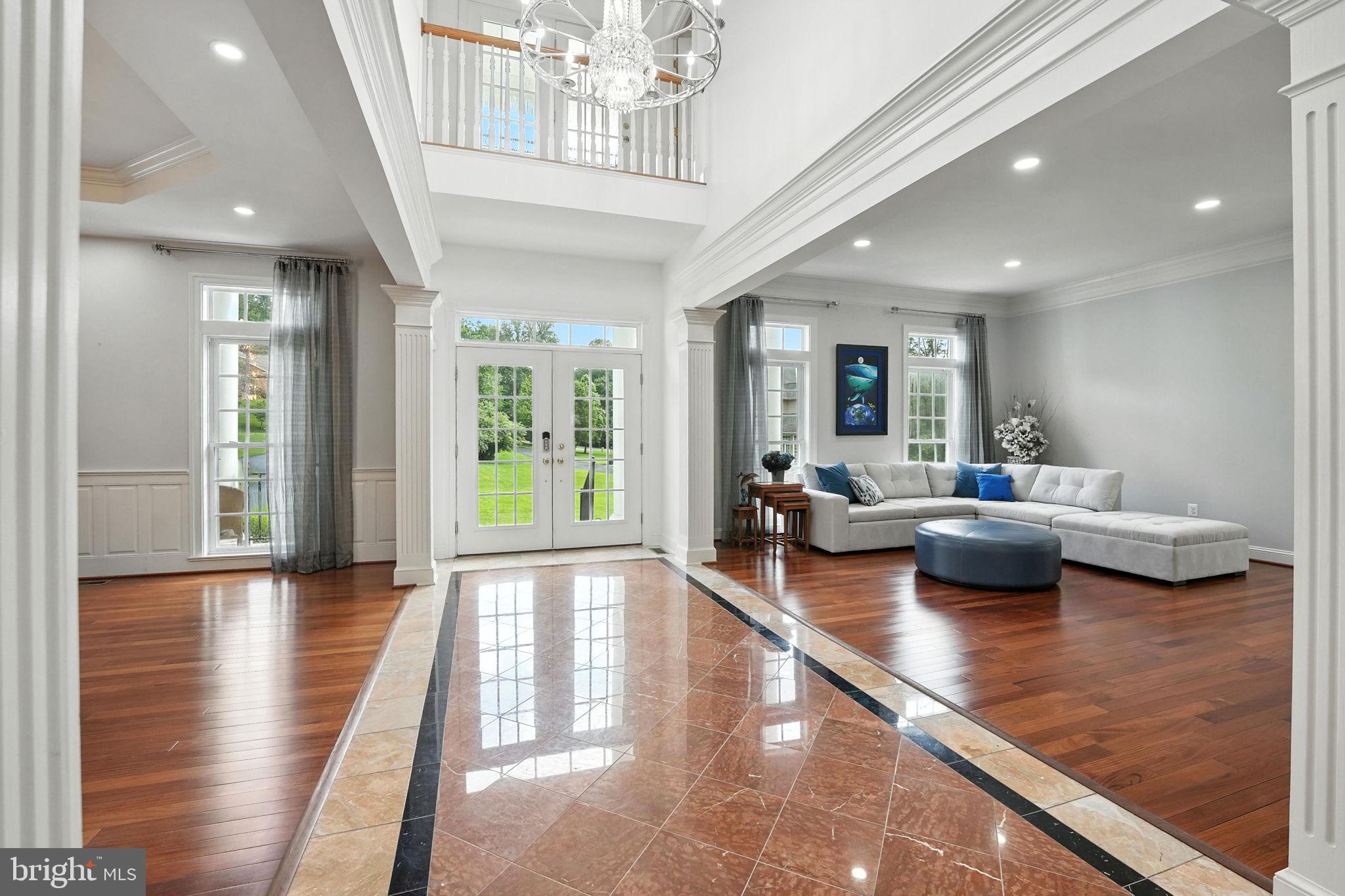 OAKTON HOLLOWS - Residential