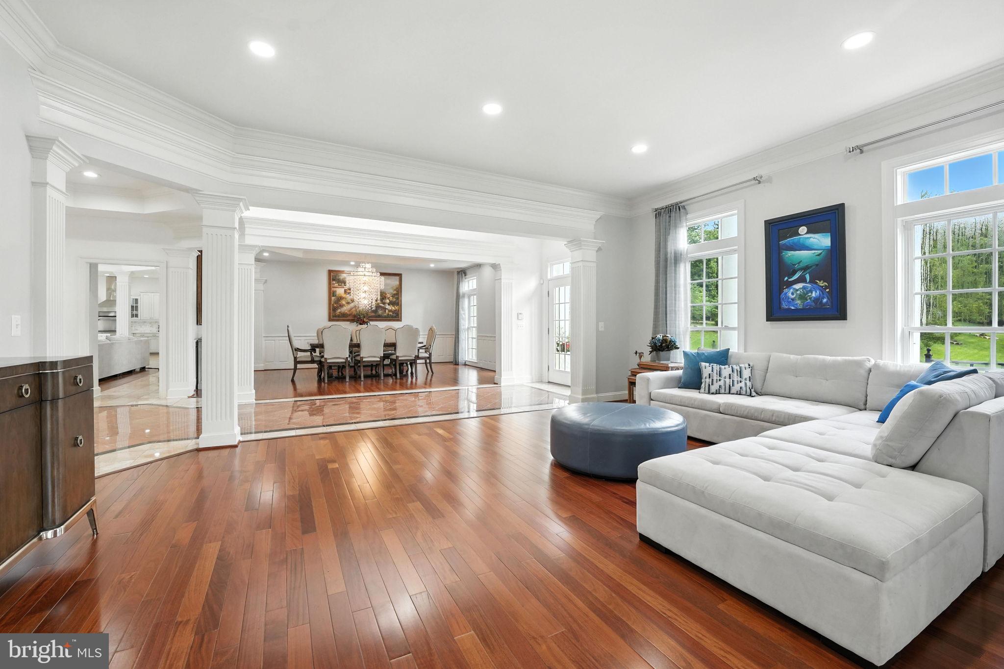 OAKTON HOLLOWS - Residential