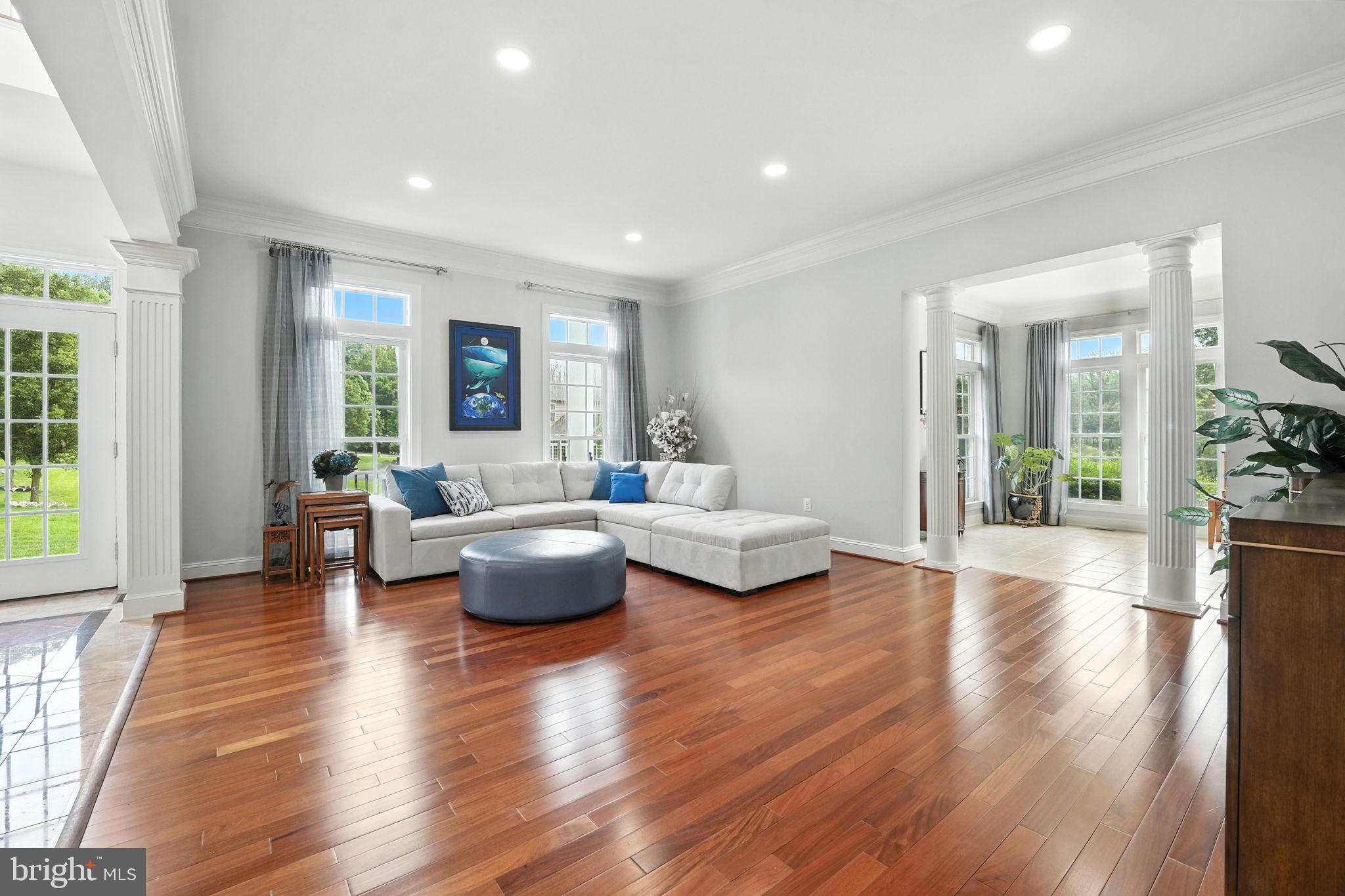 OAKTON HOLLOWS - Residential