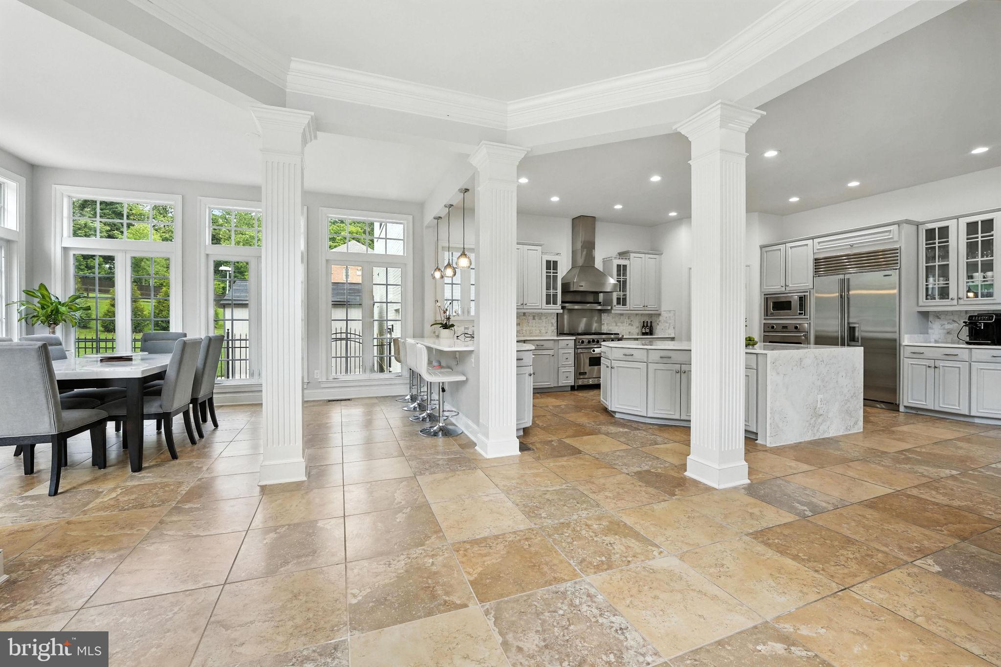 OAKTON HOLLOWS - Residential