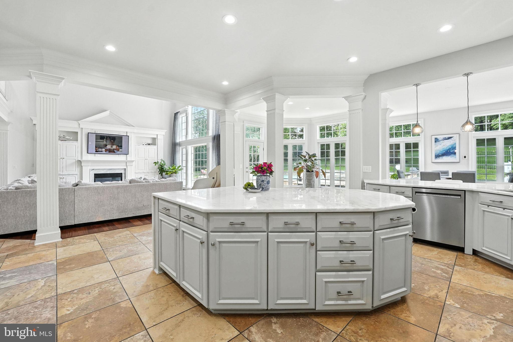 OAKTON HOLLOWS - Residential