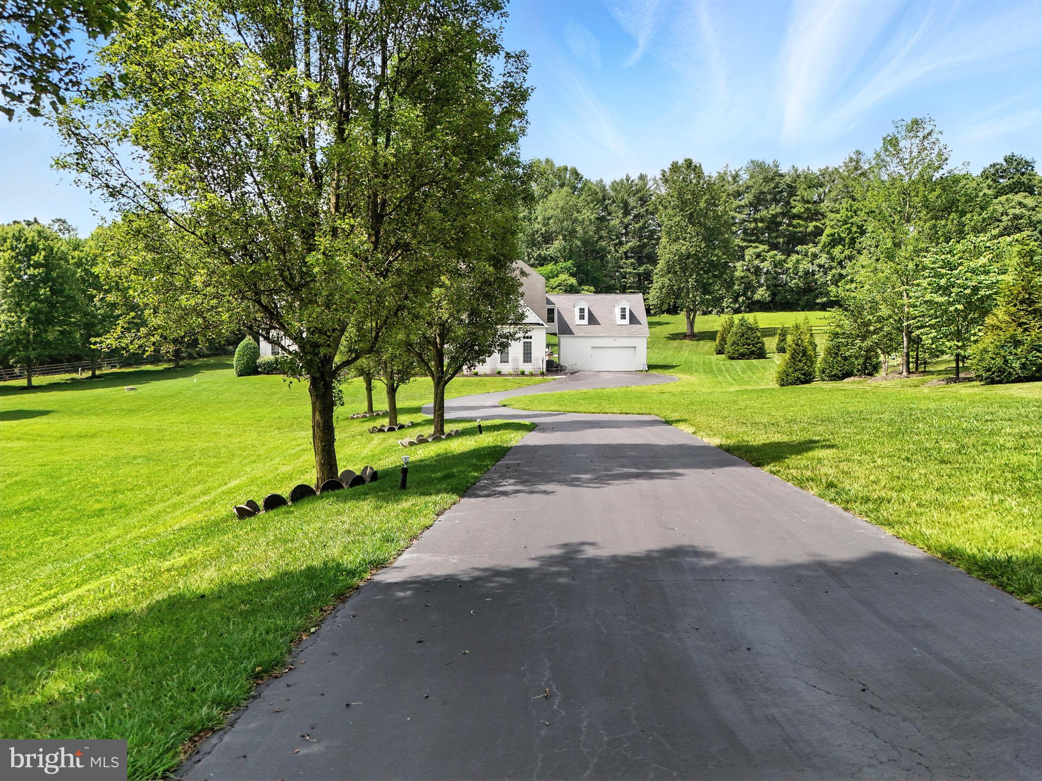 OAKTON HOLLOWS - Residential