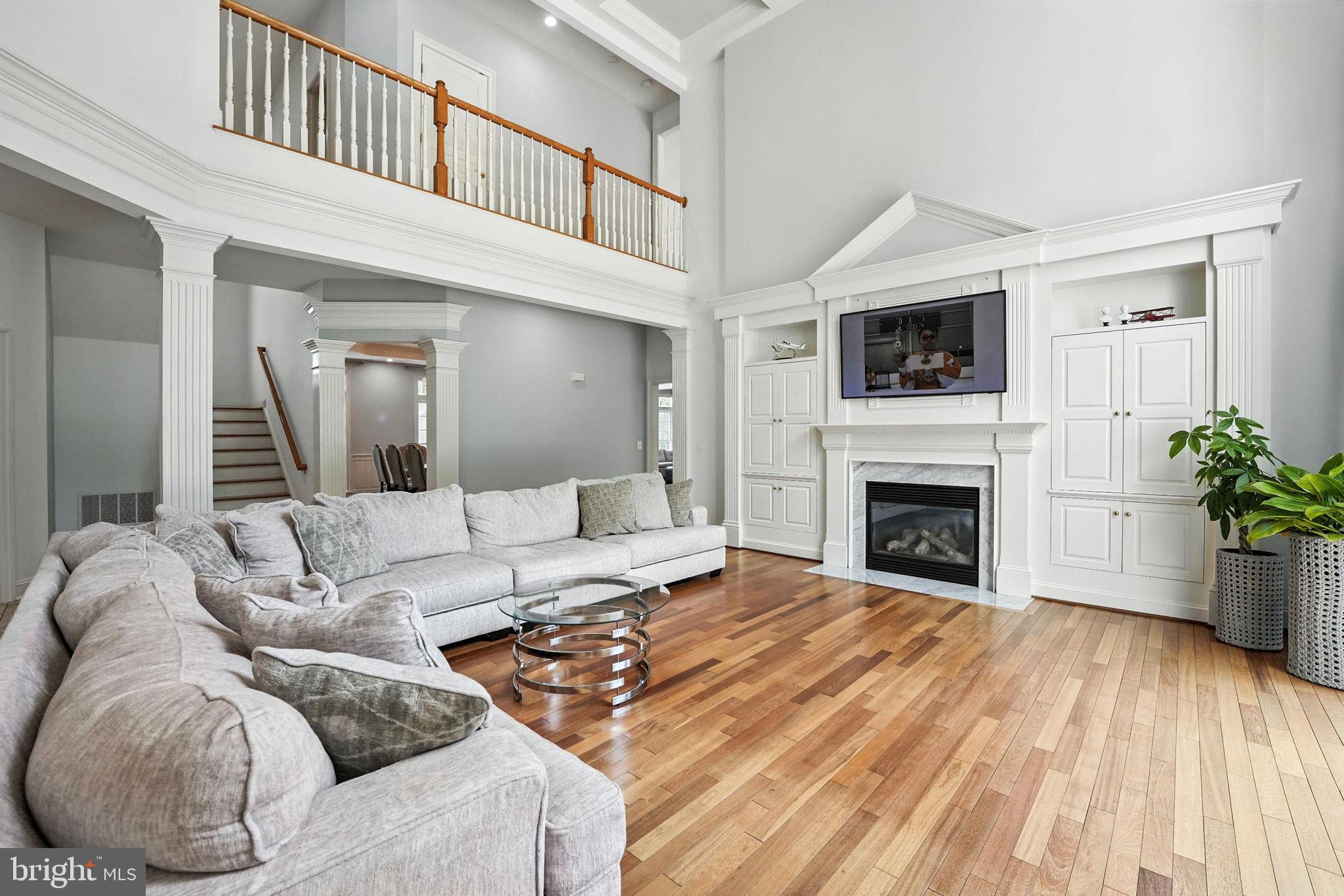 OAKTON HOLLOWS - Residential