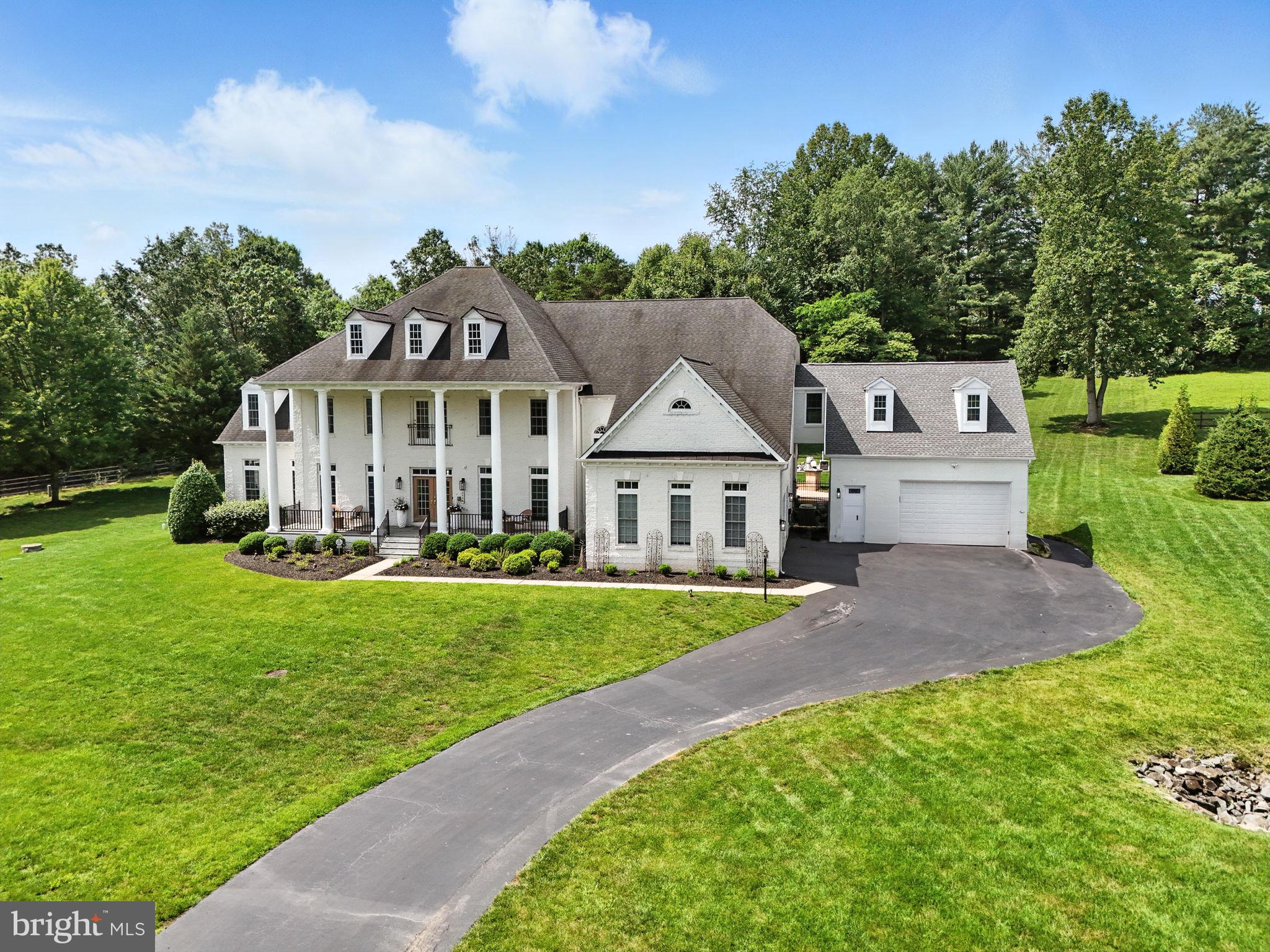 OAKTON HOLLOWS - Residential