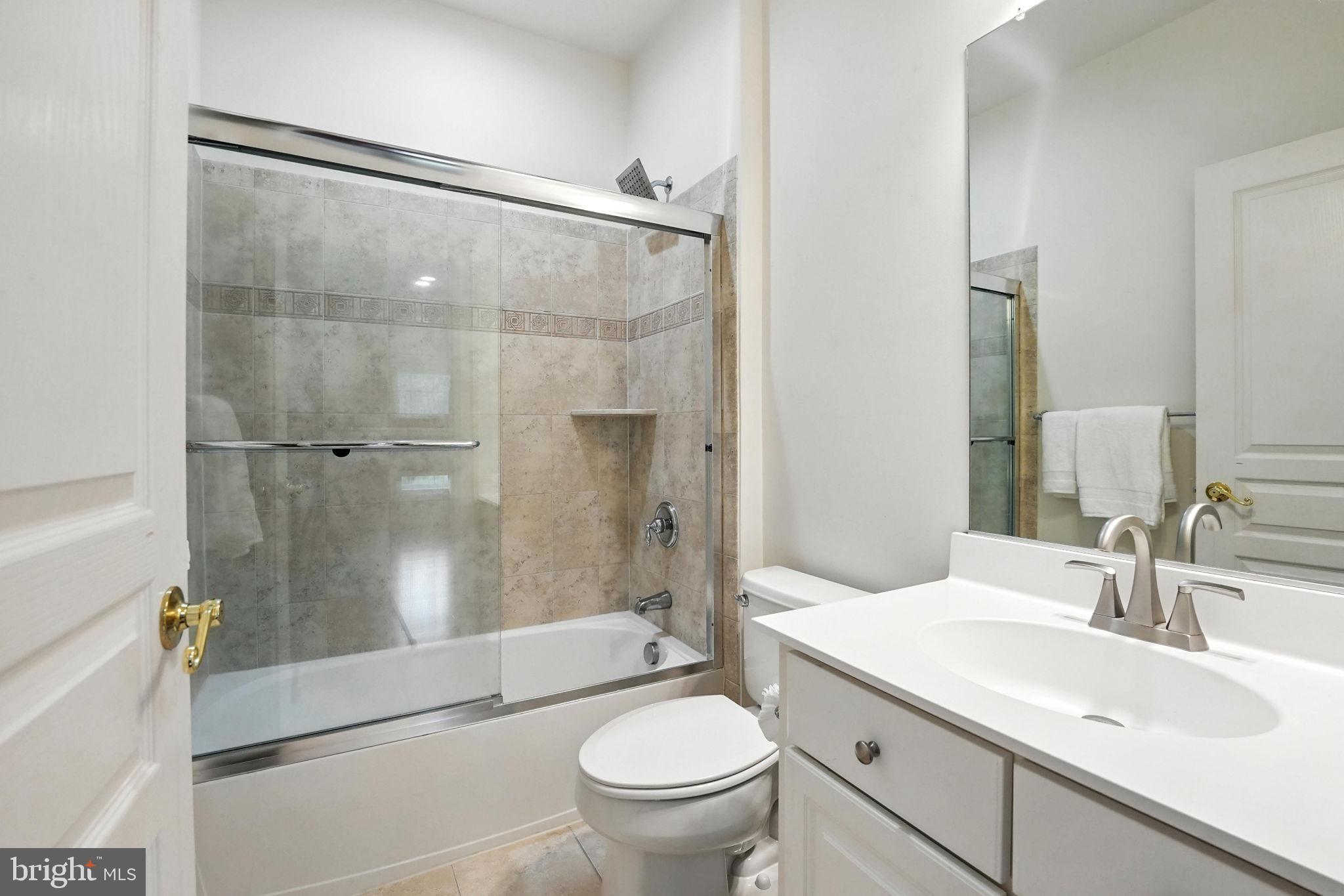 OAKTON HOLLOWS - Residential