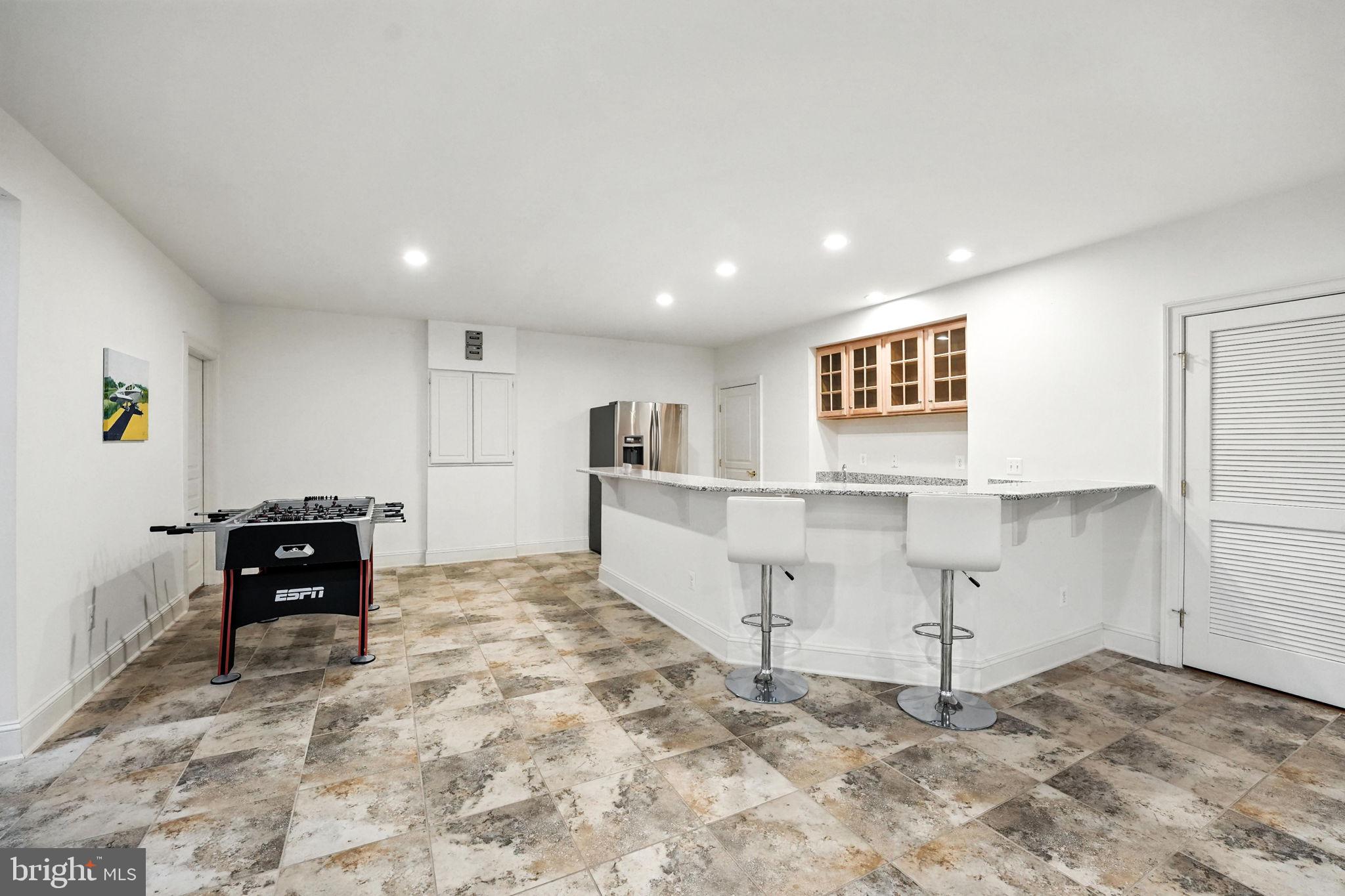 OAKTON HOLLOWS - Residential