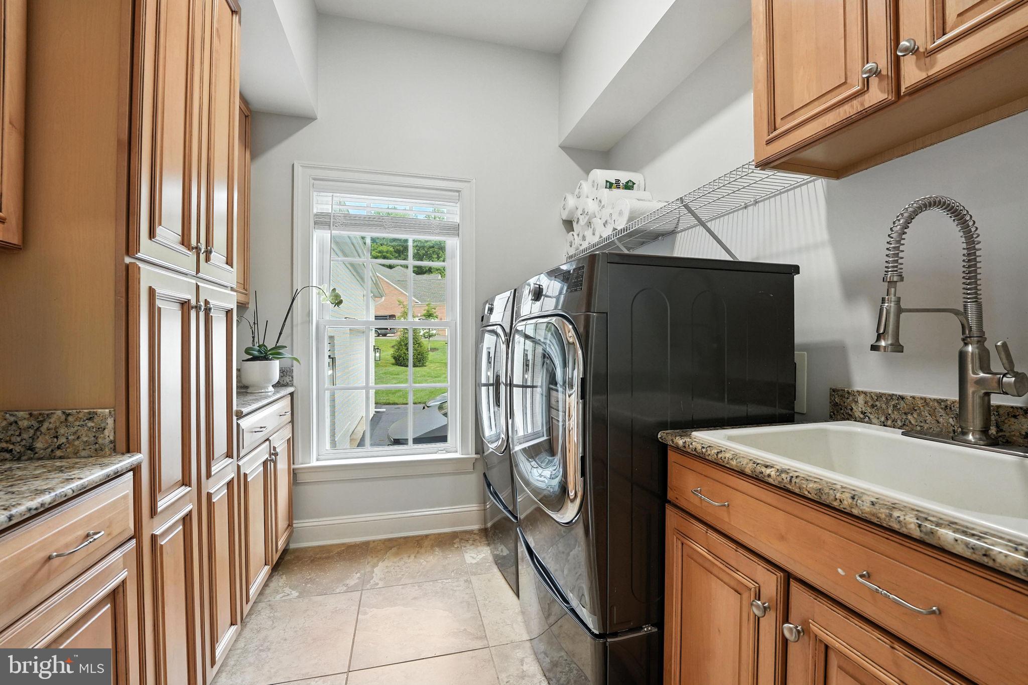 OAKTON HOLLOWS - Residential