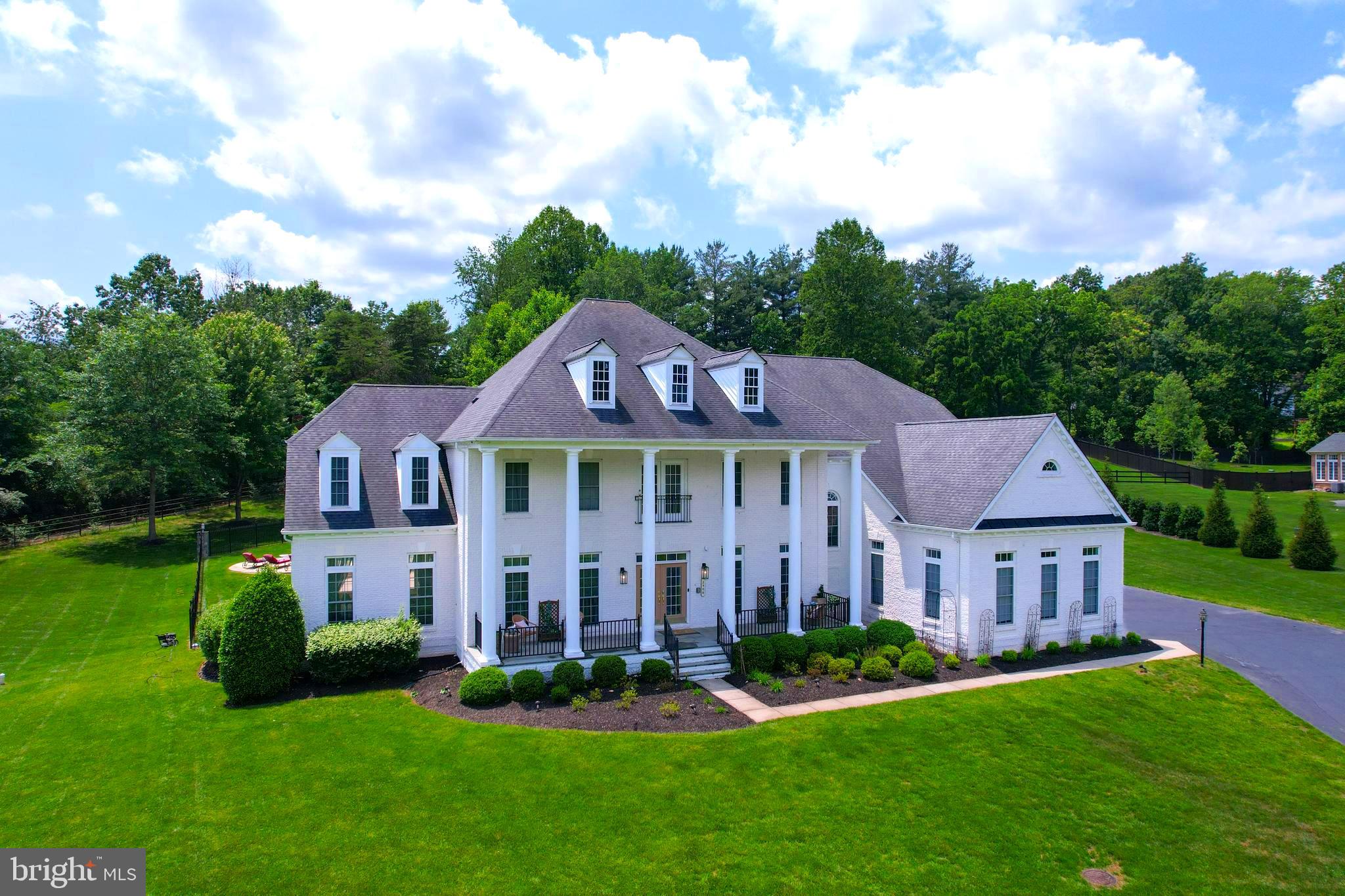 2506 COULTER LANE