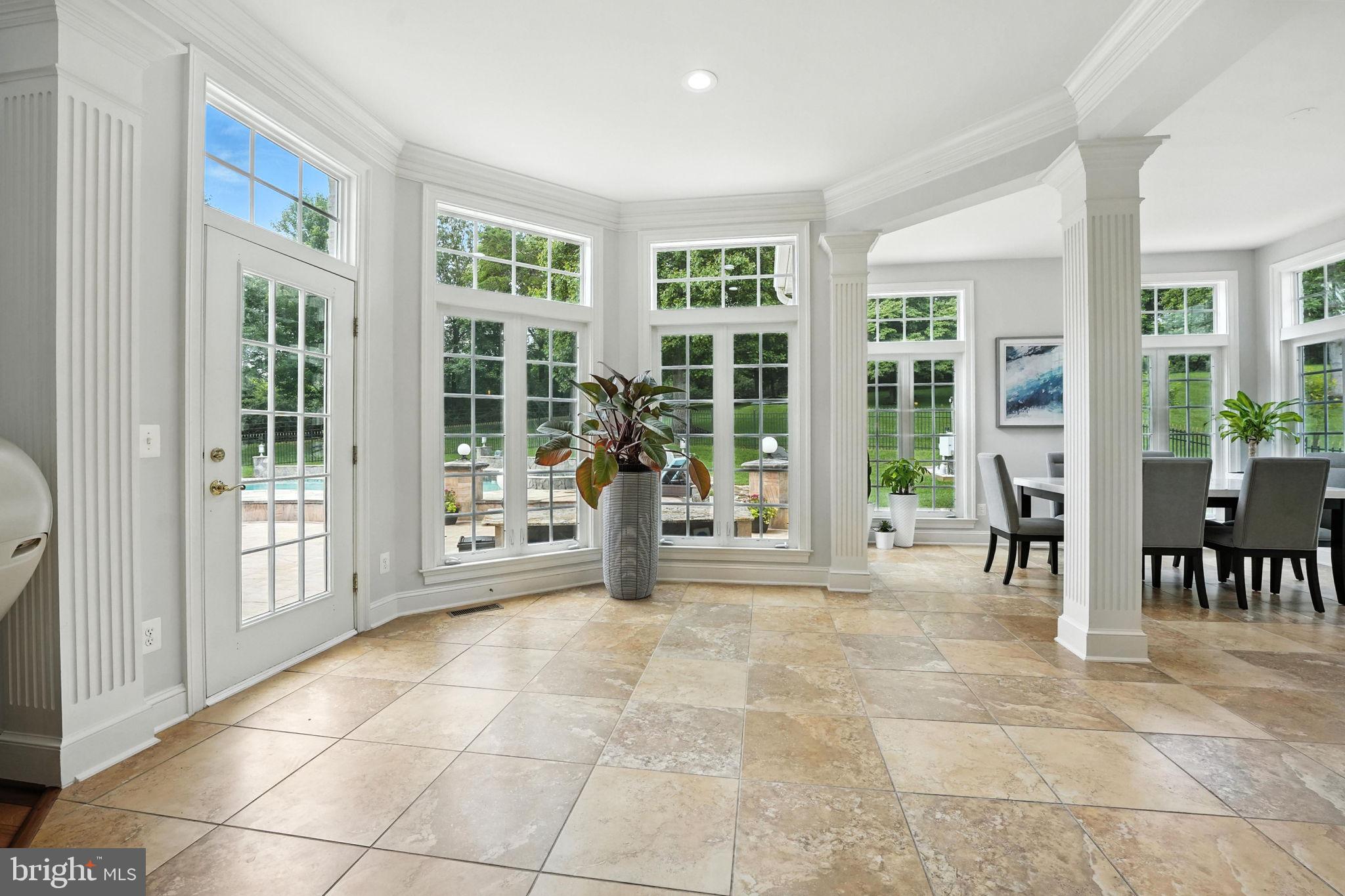 OAKTON HOLLOWS - Residential