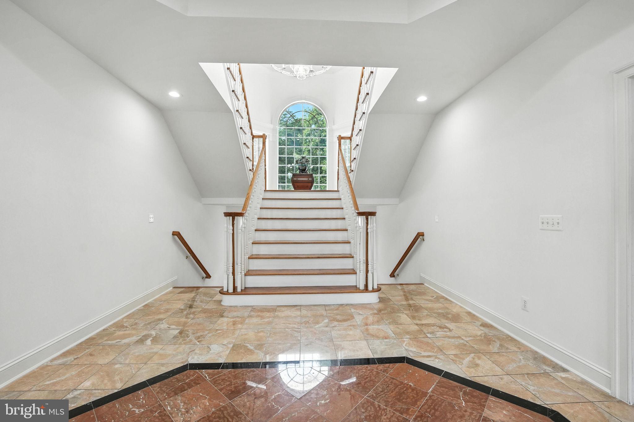 OAKTON HOLLOWS - Residential