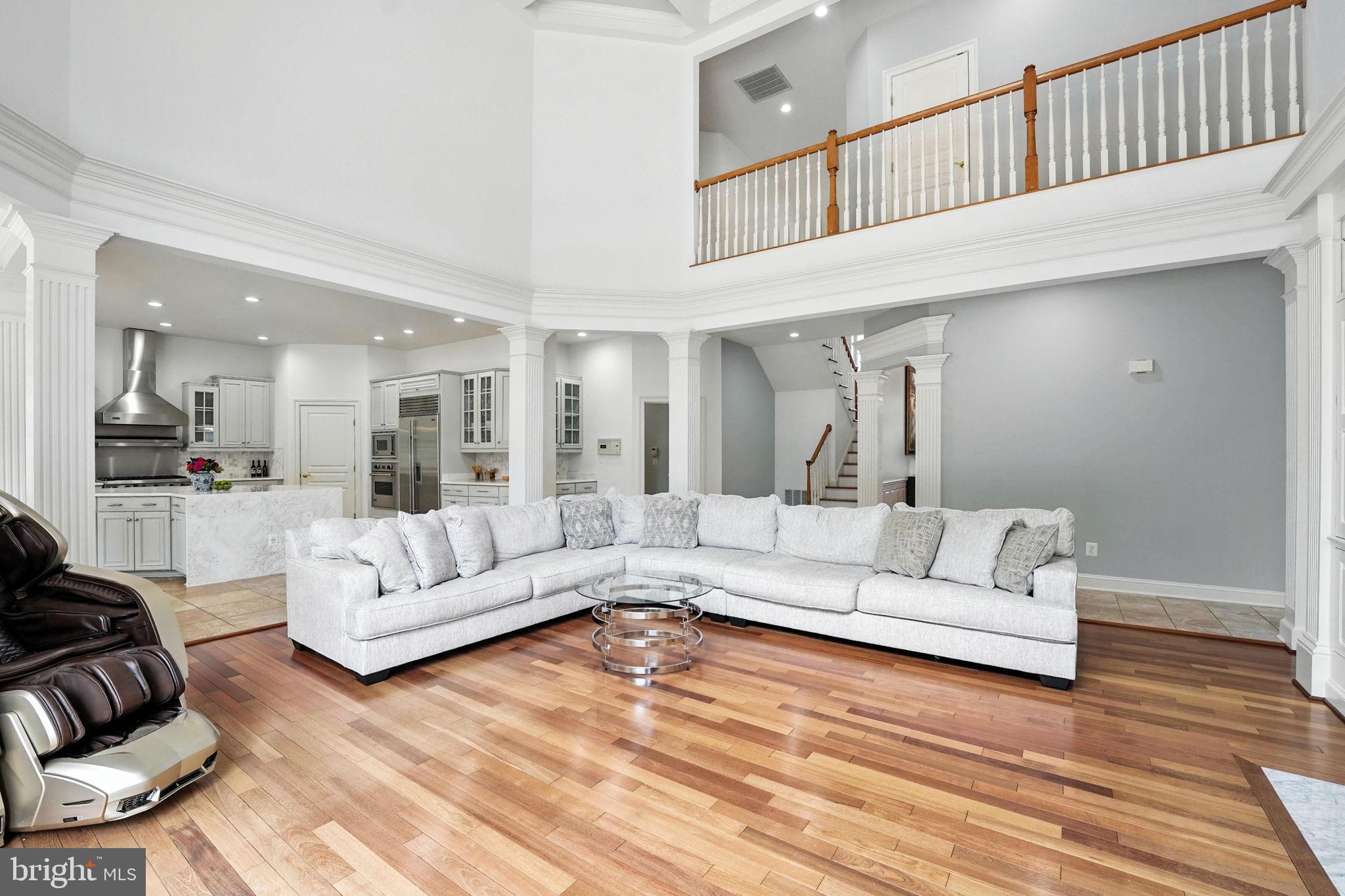 OAKTON HOLLOWS - Residential