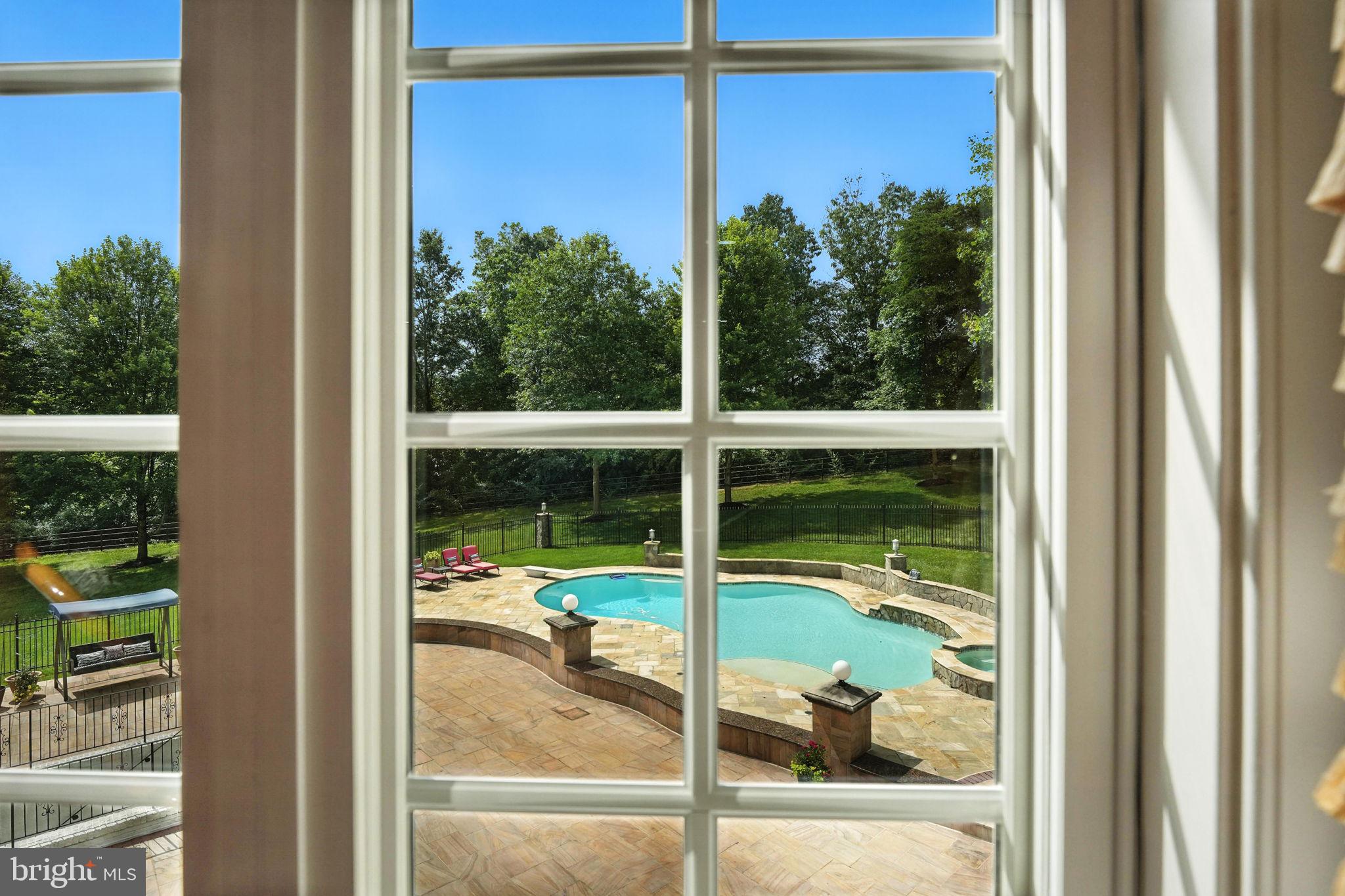 OAKTON HOLLOWS - Residential