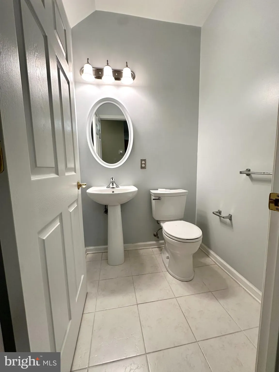 Cinnaminson, New Jersey 08077, United States, 3 Bedrooms Bedrooms, ,3 BathroomsBathrooms,Residential,Active,190166