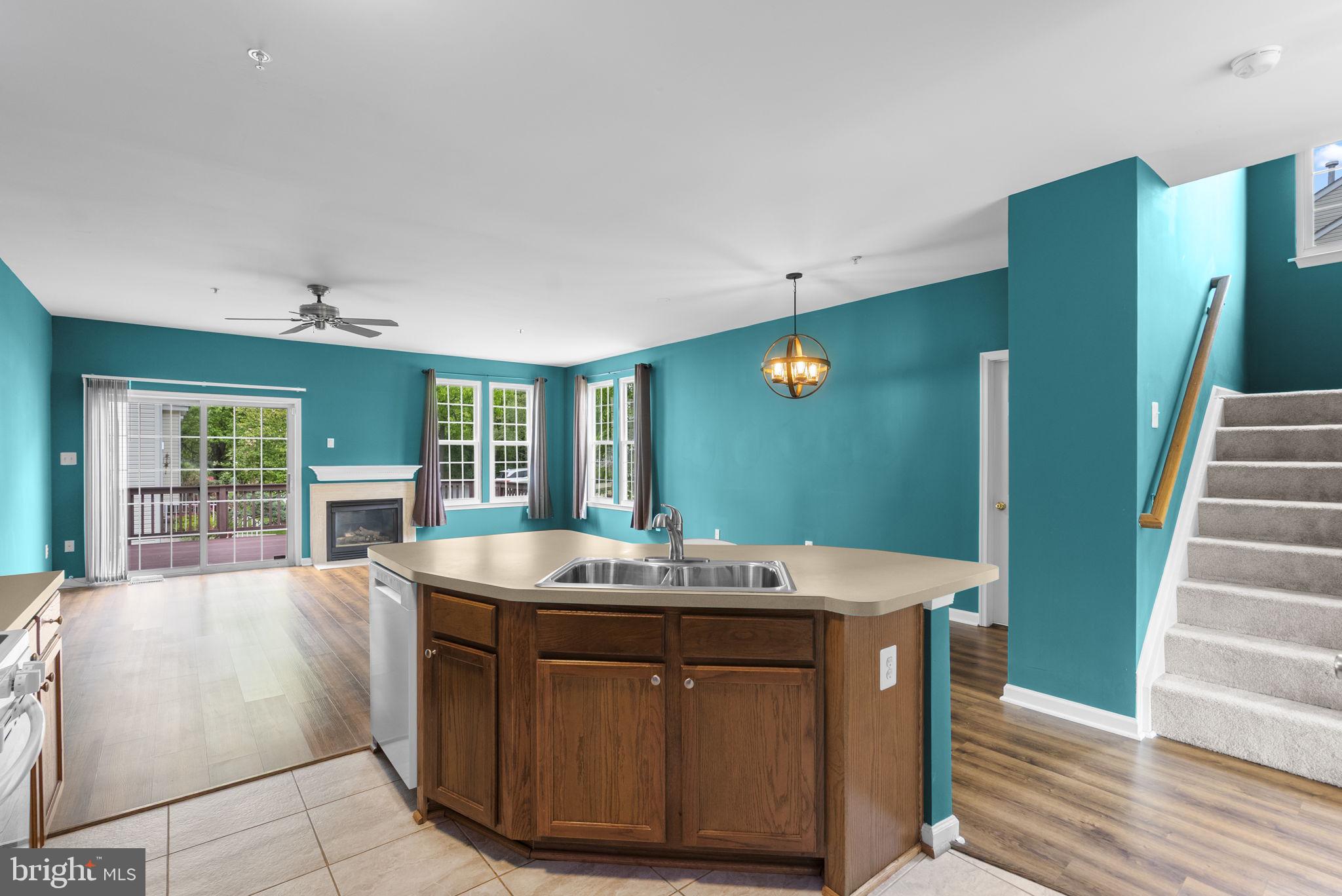 KINGSVIEW VILLAGE - Residential