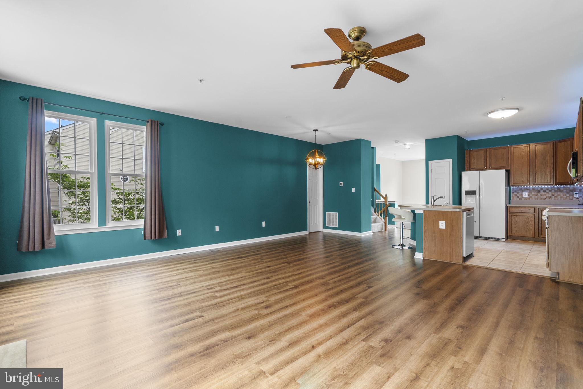 KINGSVIEW VILLAGE - Residential