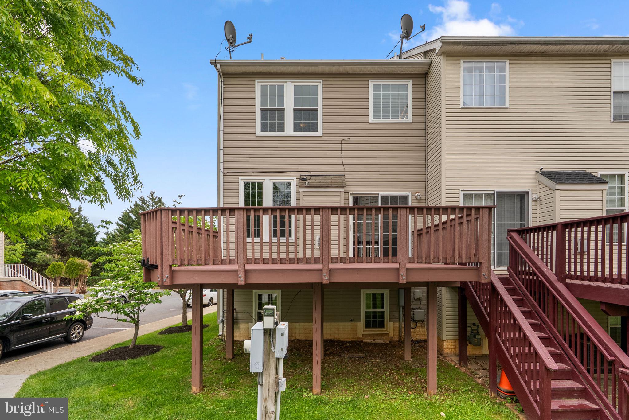 KINGSVIEW VILLAGE - Residential