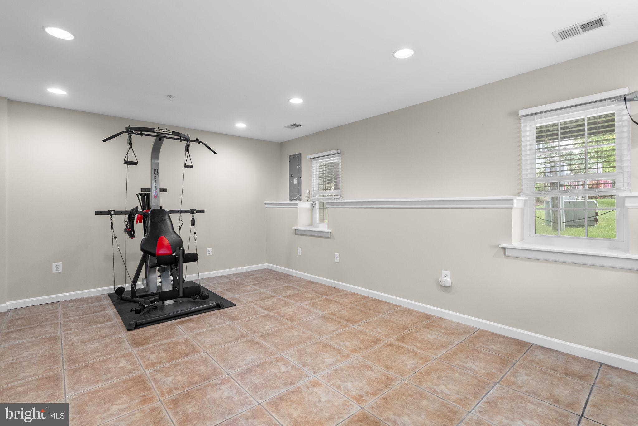 KINGSVIEW VILLAGE - Residential