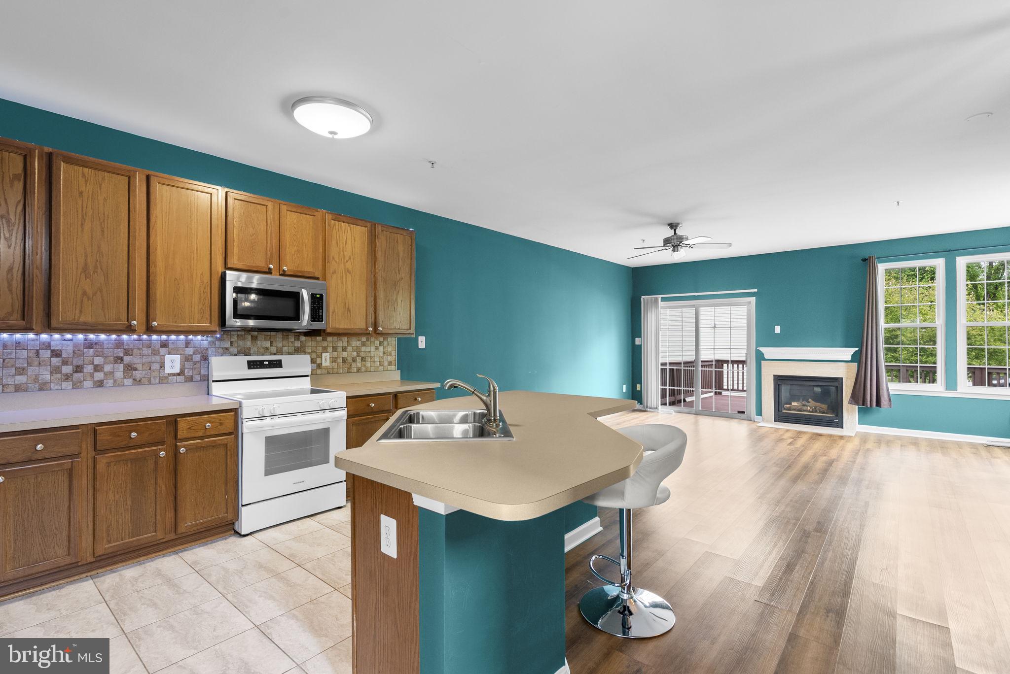 KINGSVIEW VILLAGE - Residential