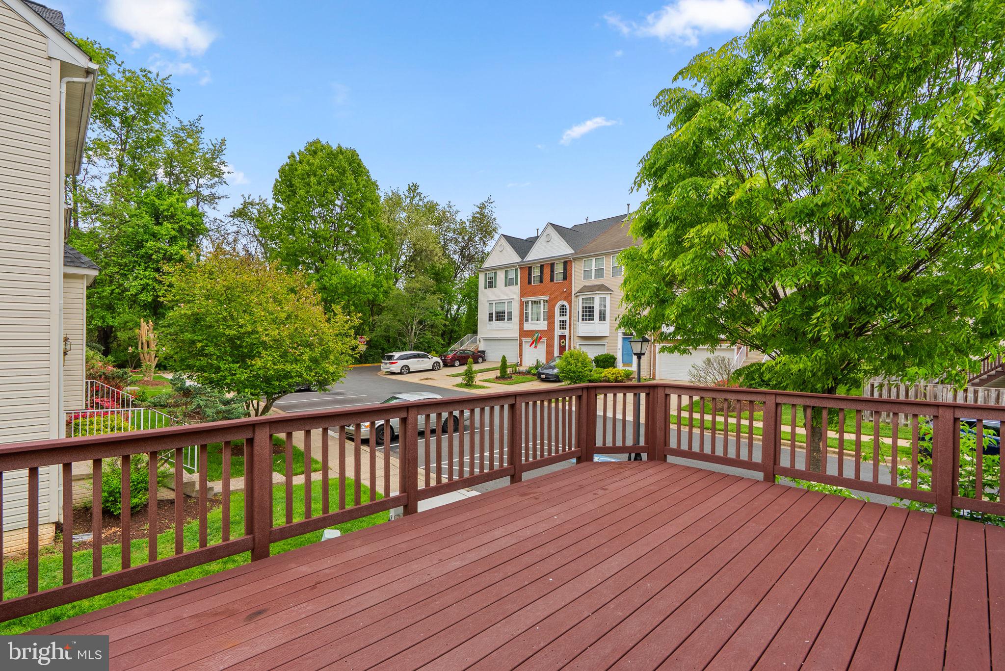 KINGSVIEW VILLAGE - Residential