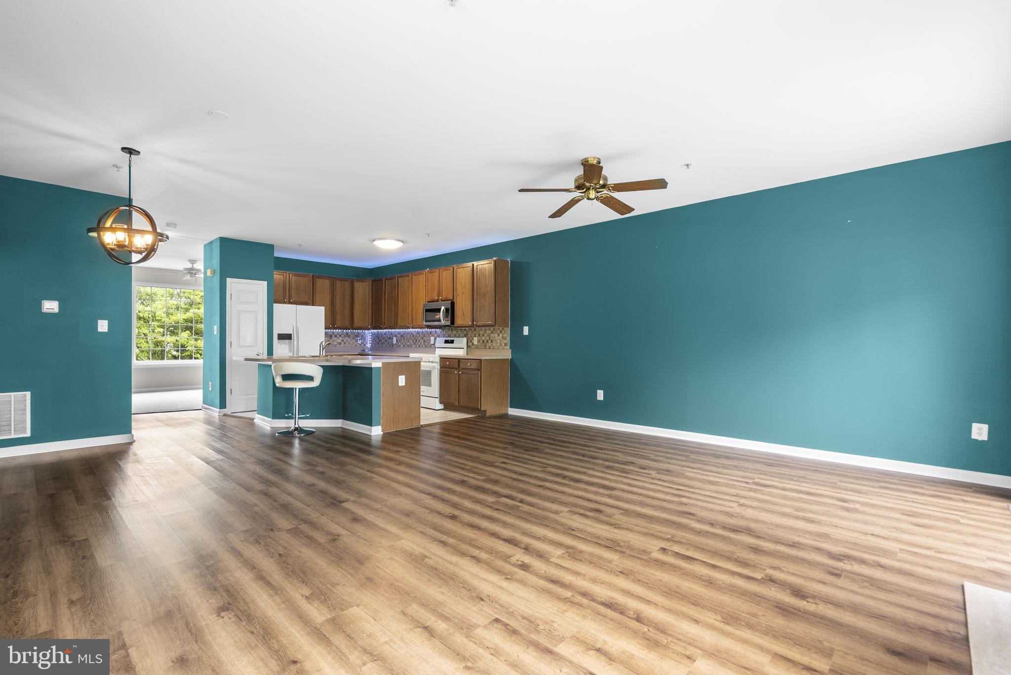 KINGSVIEW VILLAGE - Residential