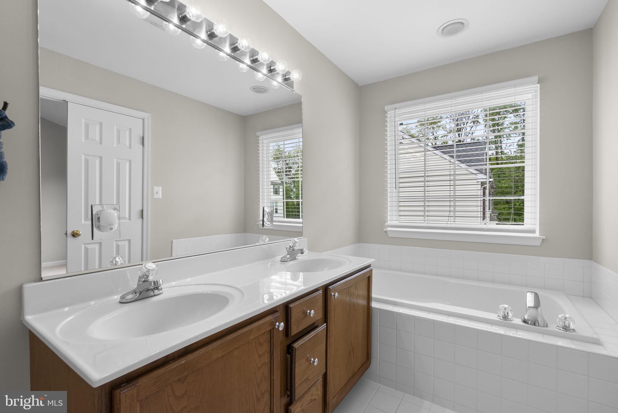 KINGSVIEW VILLAGE - Residential