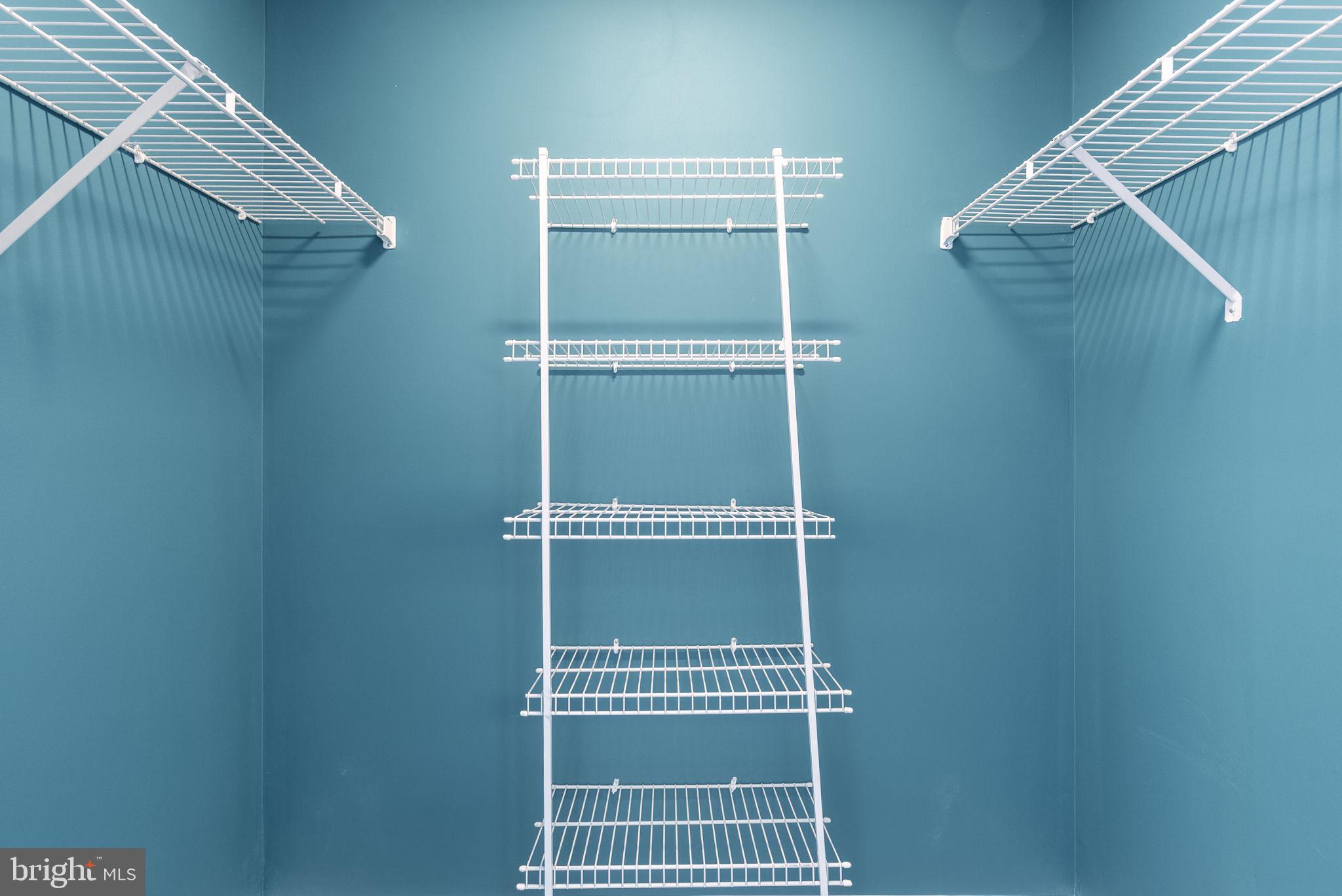 KINGSVIEW VILLAGE - Residential