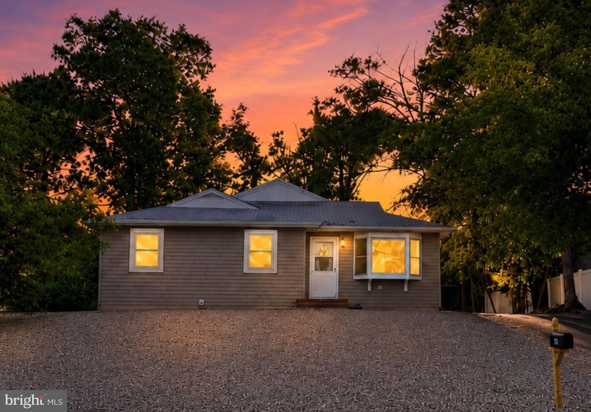256 NAUTILUS DRIVE